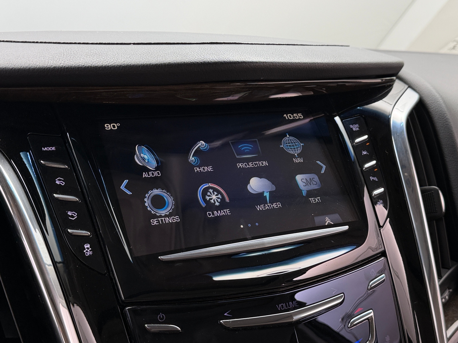 Thumbnail: 2018 Cadillac Escalade - 3