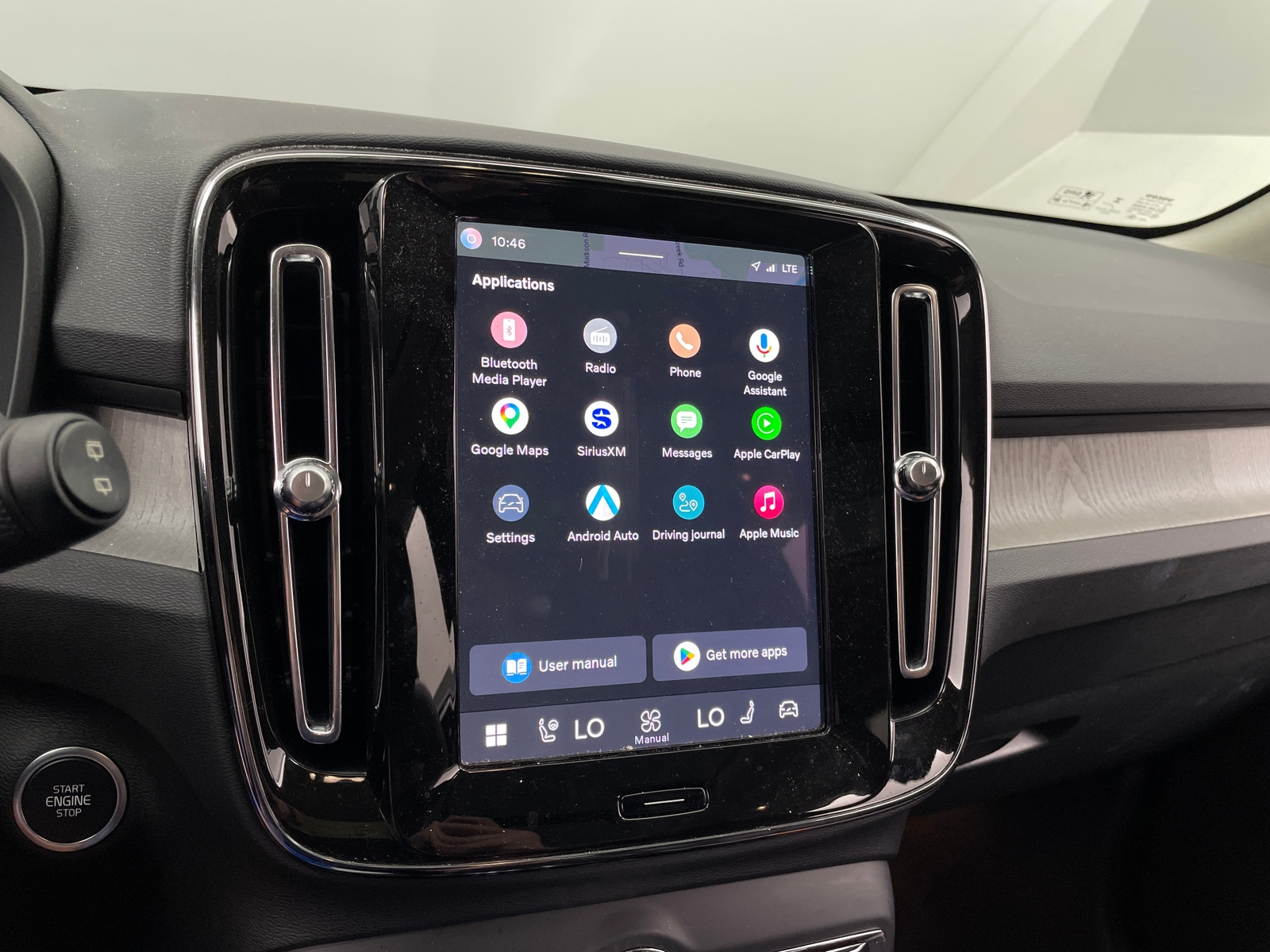 Thumbnail: 2024 Volvo XC40 - 3