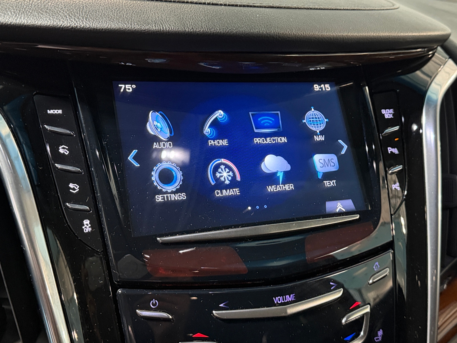 Thumbnail: 2018 Cadillac Escalade - 3