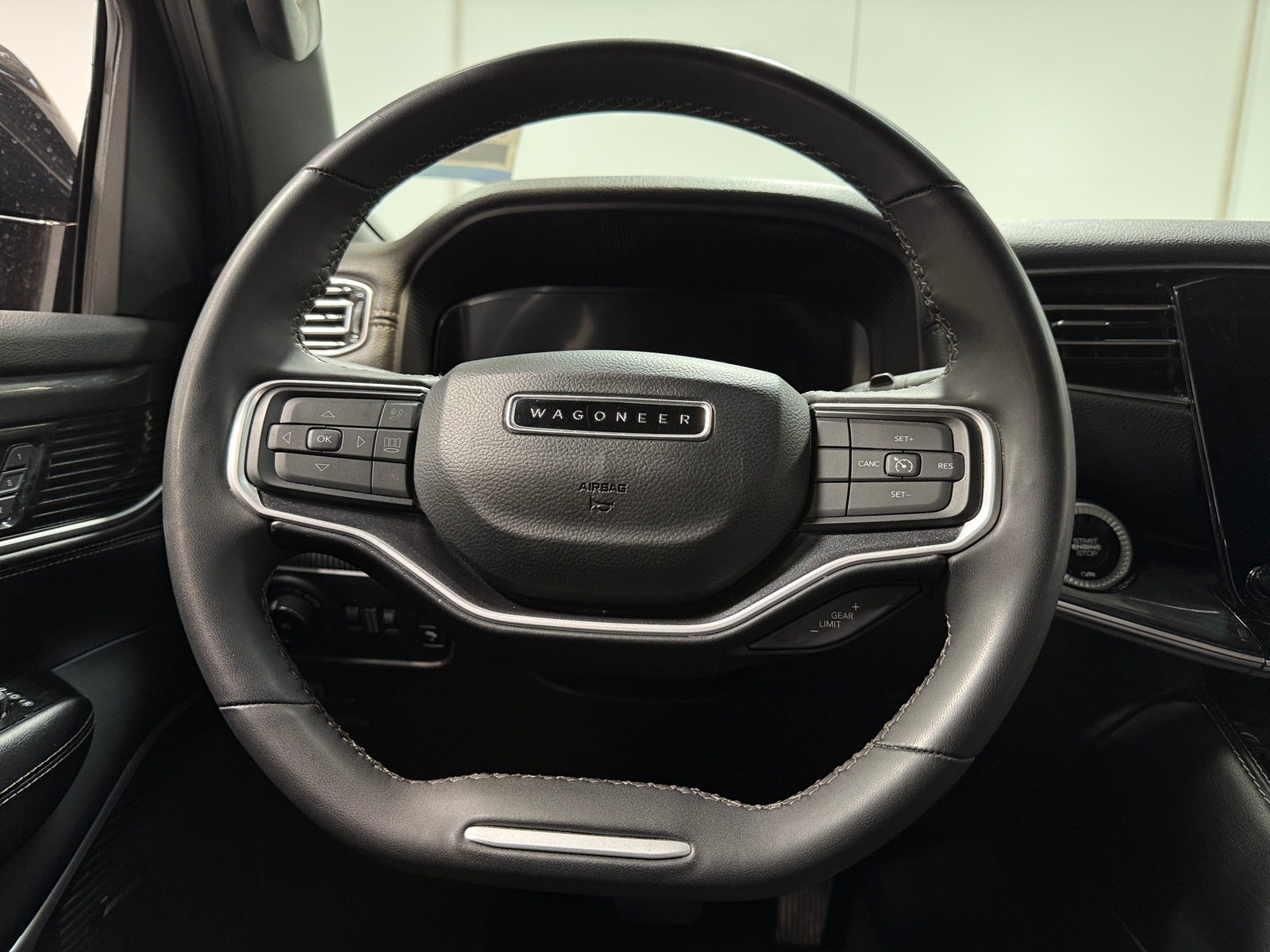 Thumbnail: 2024 Jeep Wagoneer - 4