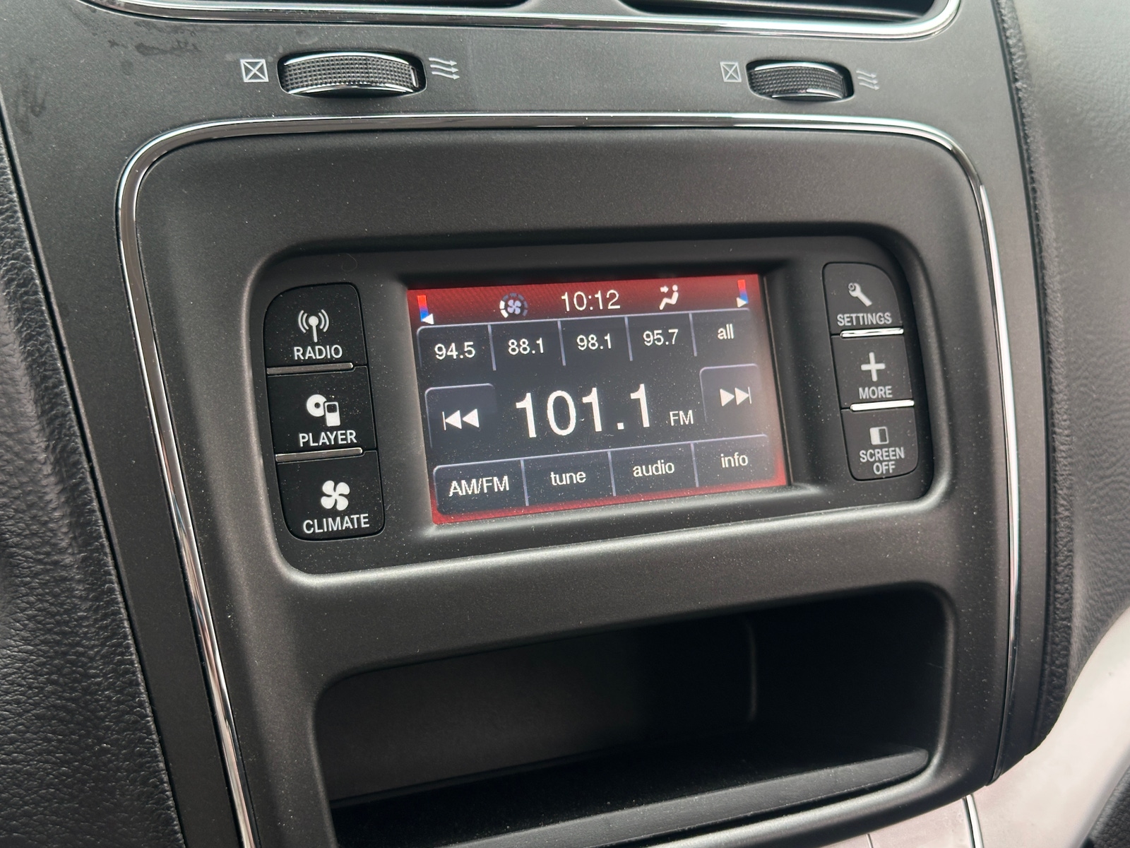 Thumbnail: 2020 Dodge Journey - 4