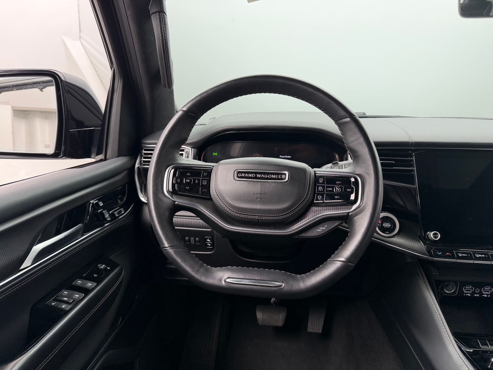 Thumbnail: 2024 Jeep Grand Wagoneer L - 4