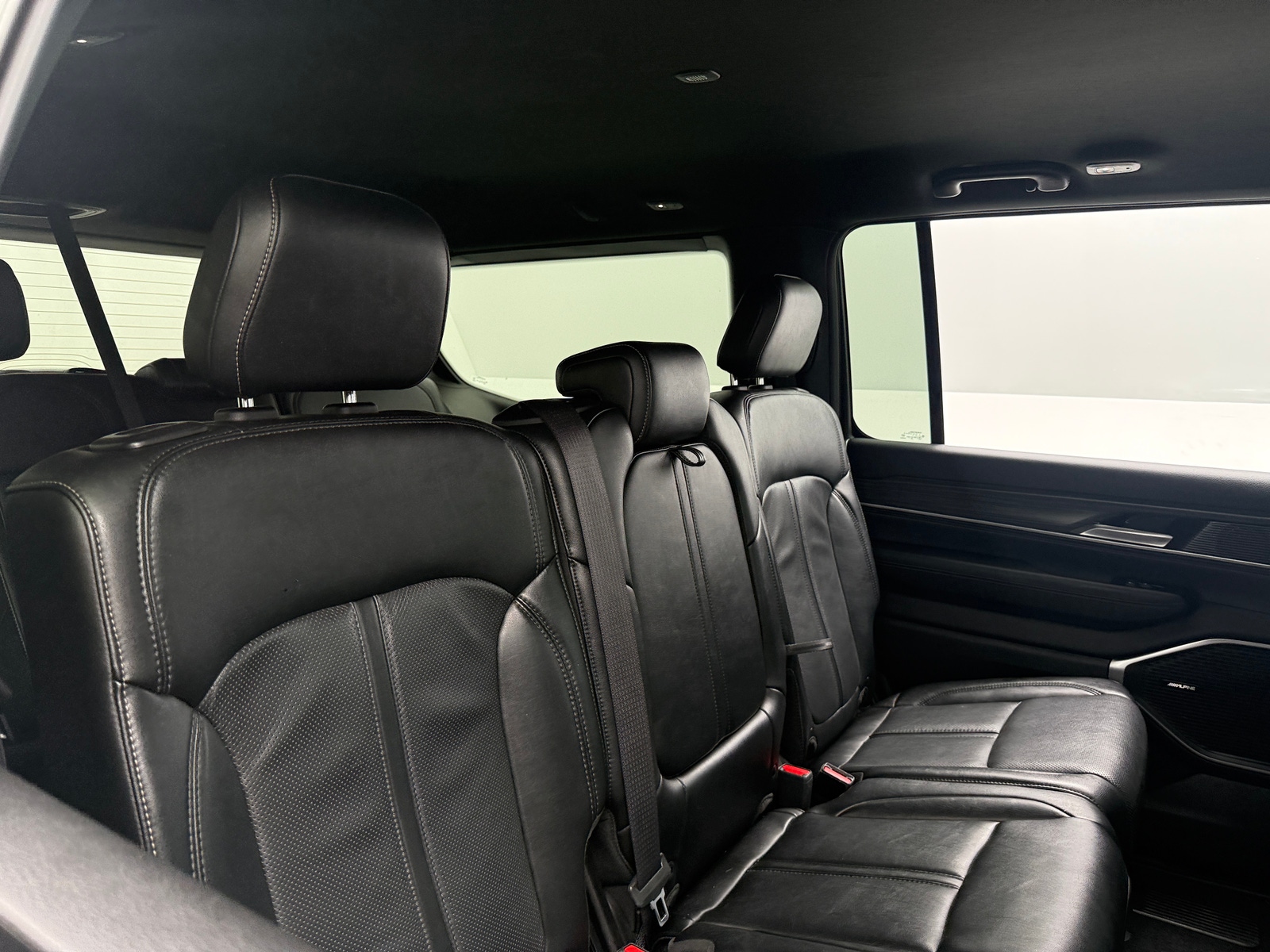 Thumbnail: 2024 Jeep Wagoneer - 5