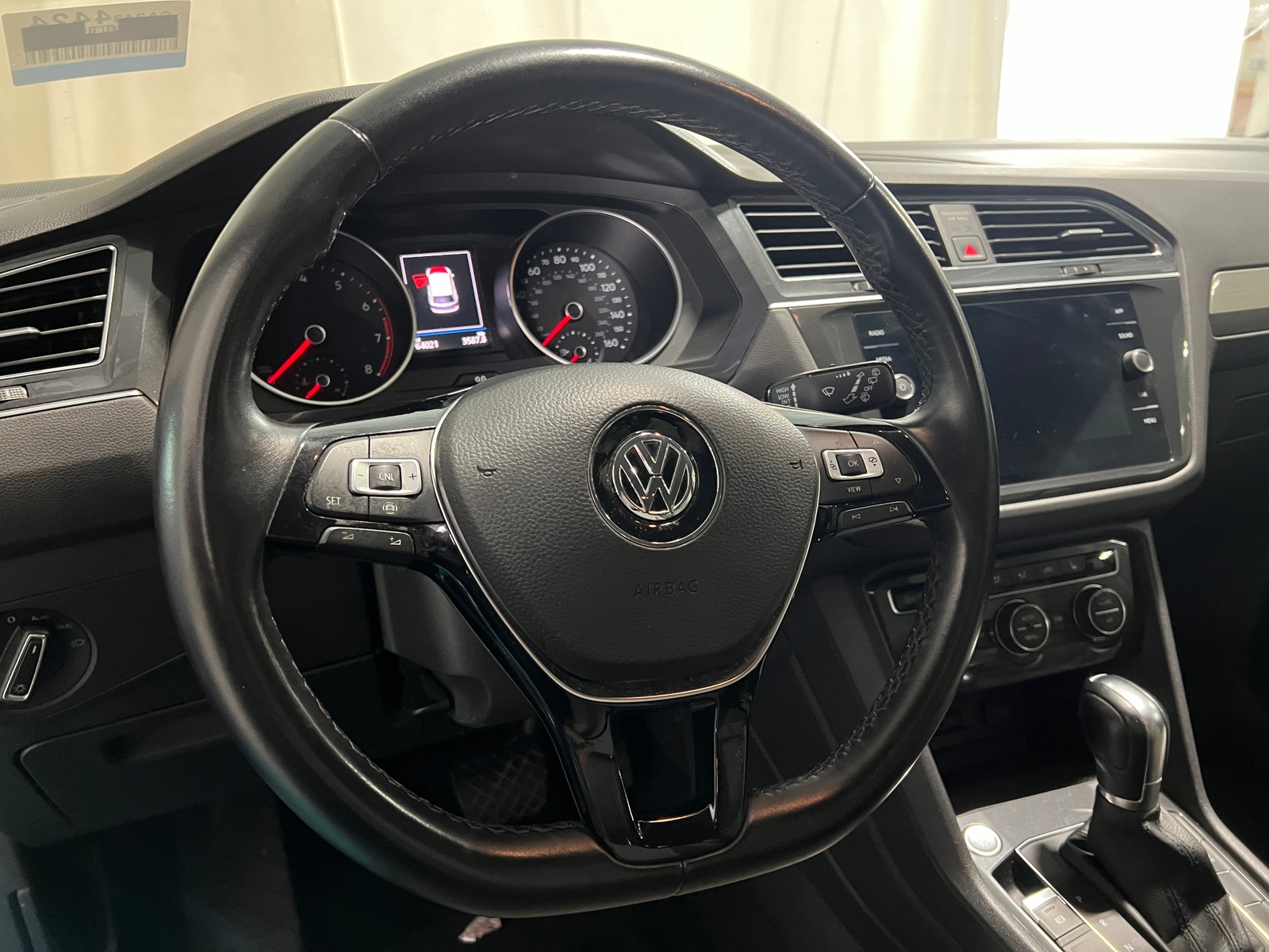 Thumbnail: 2019 Volkswagen Tiguan - 4