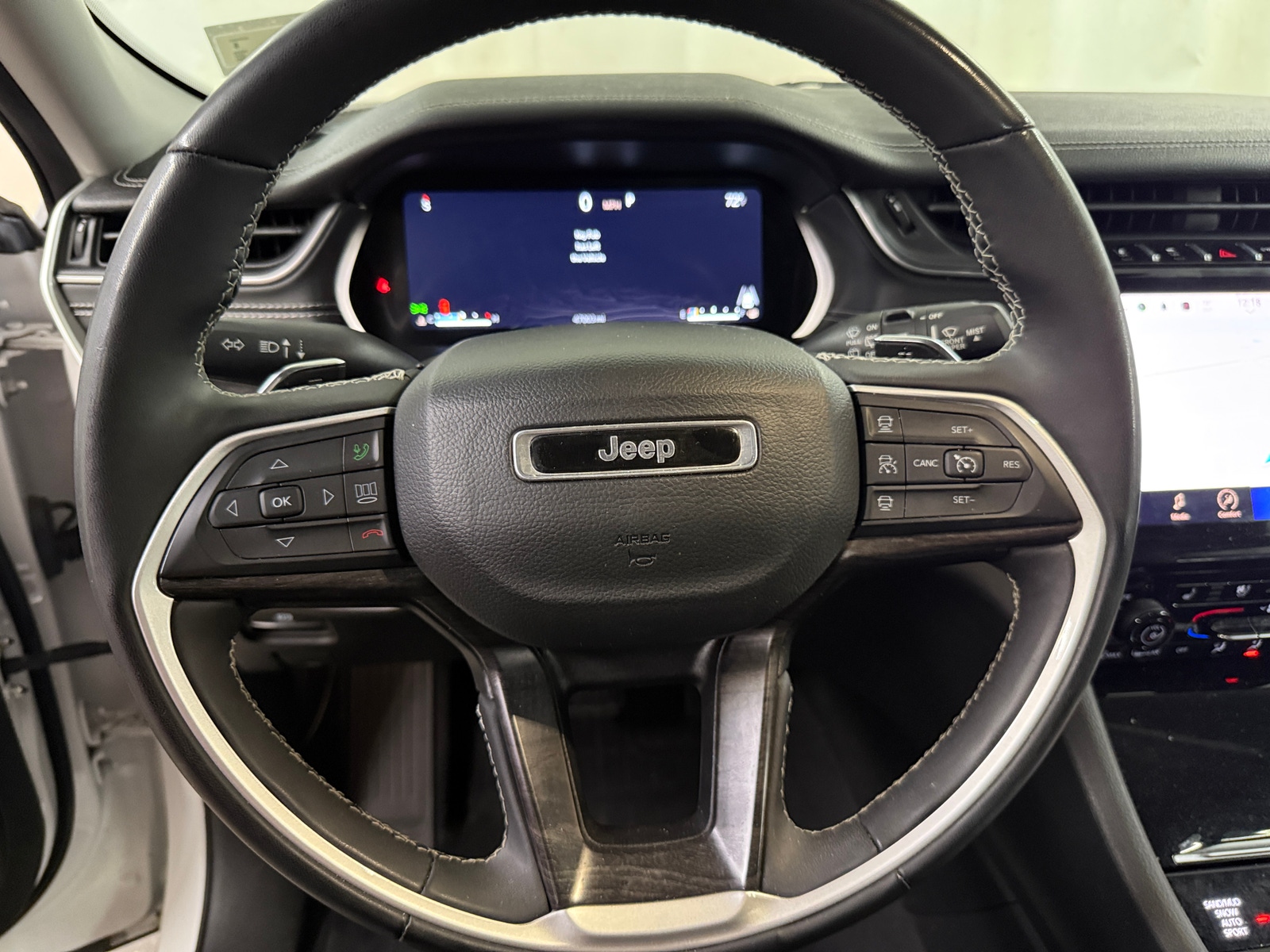 Thumbnail: 2023 Jeep Grand Cherokee - 5