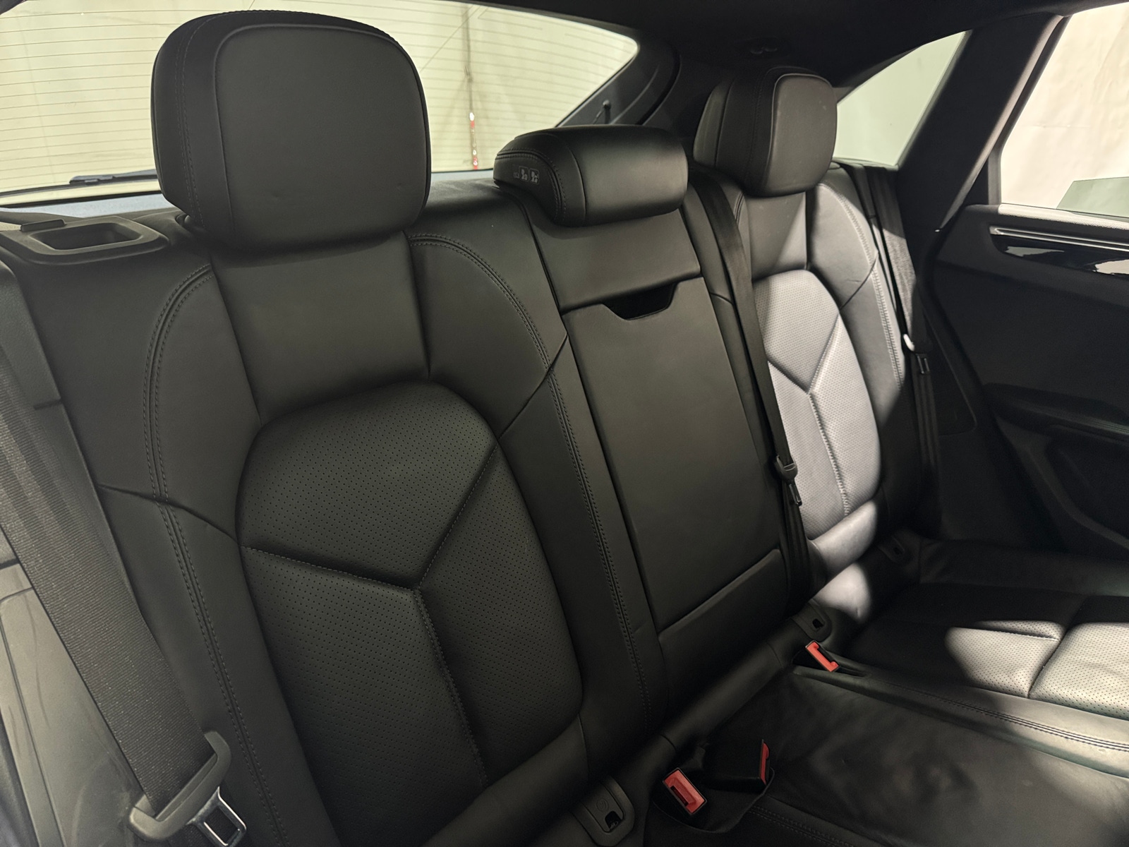 Thumbnail: 2017 Porsche Macan - 5