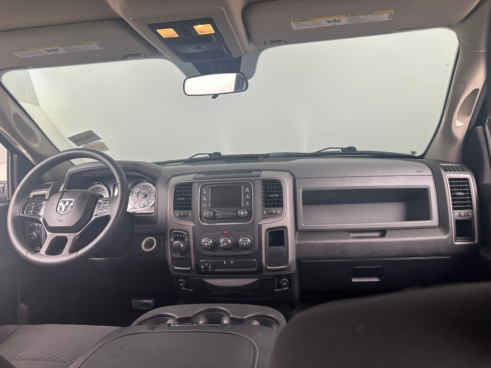 Thumbnail: 2019 RAM 1500 Classic - 3