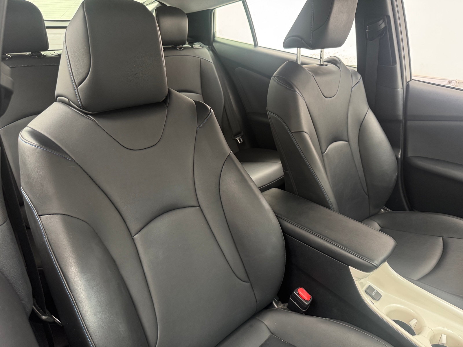 Thumbnail: 2016 Toyota Prius - 2