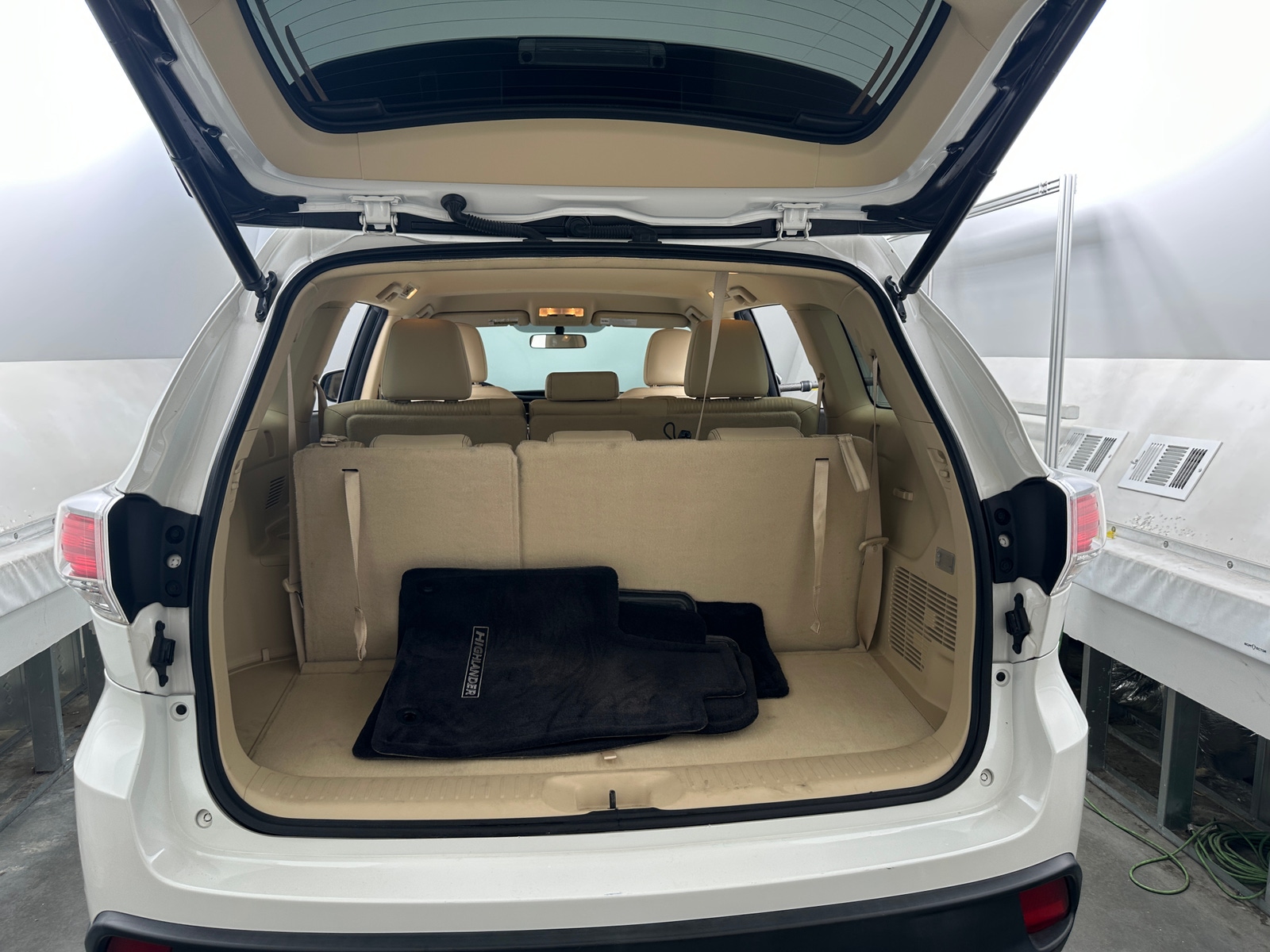 Thumbnail: 2014 Toyota Highlander - 7