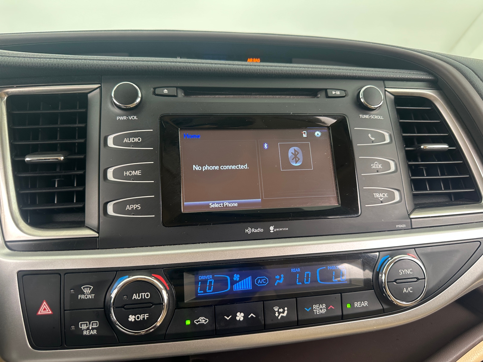 Thumbnail: 2014 Toyota Highlander - 4
