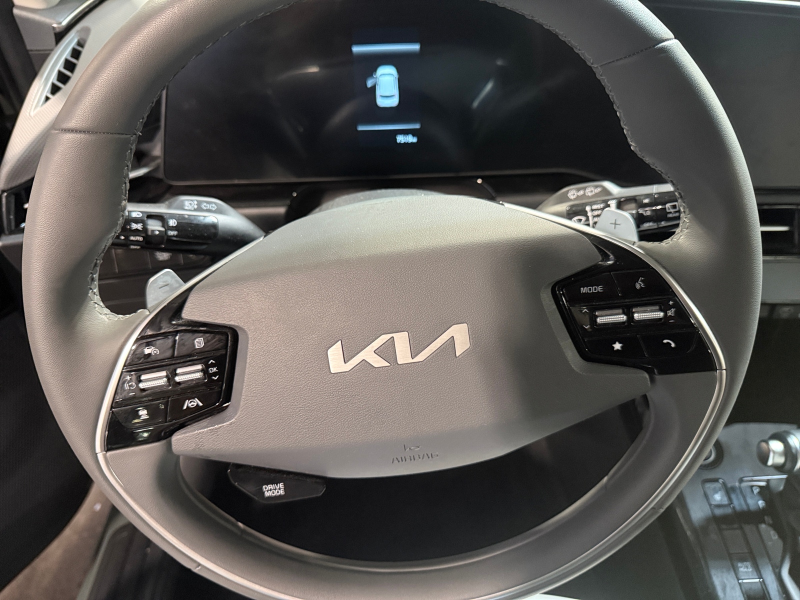 Thumbnail: 2025 Kia Niro - 4