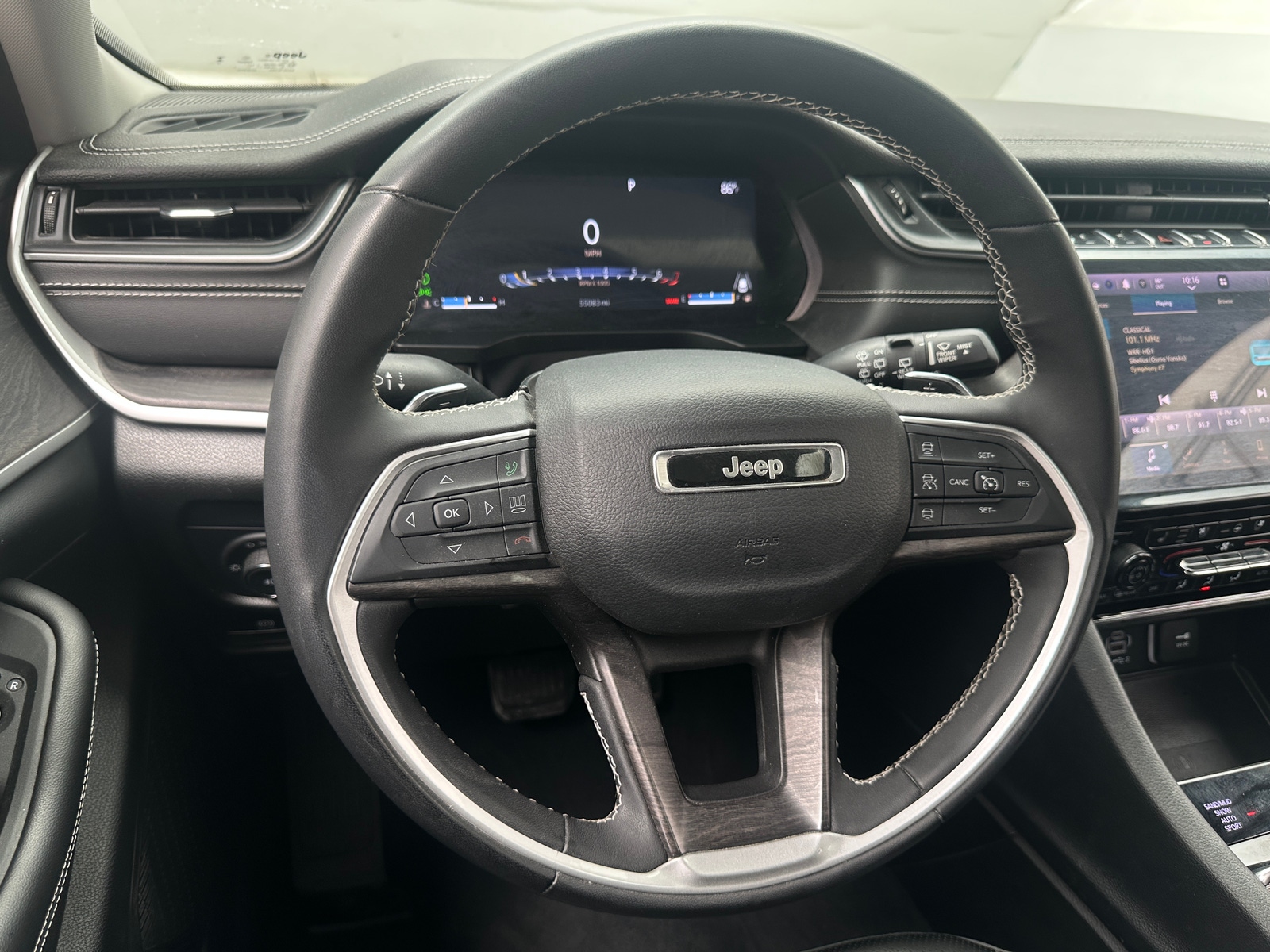Thumbnail: 2023 Jeep Grand Cherokee L - 4