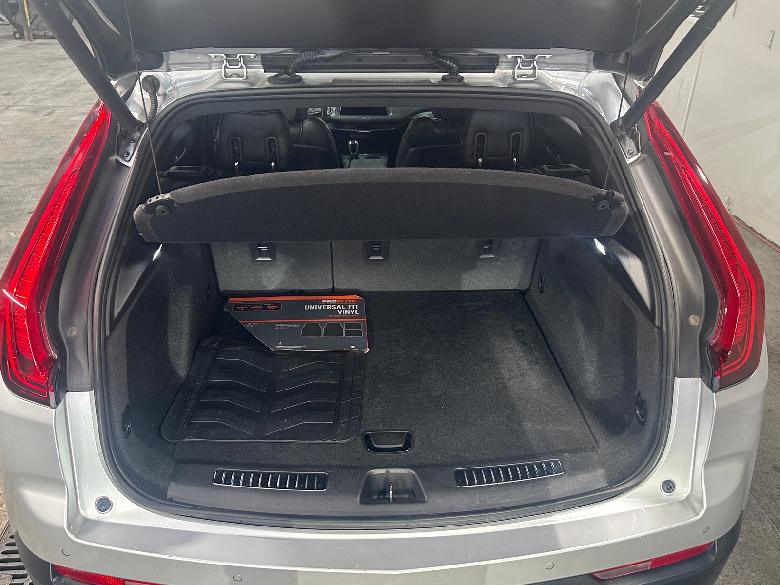 Thumbnail: 2019 Cadillac XT4 - 6