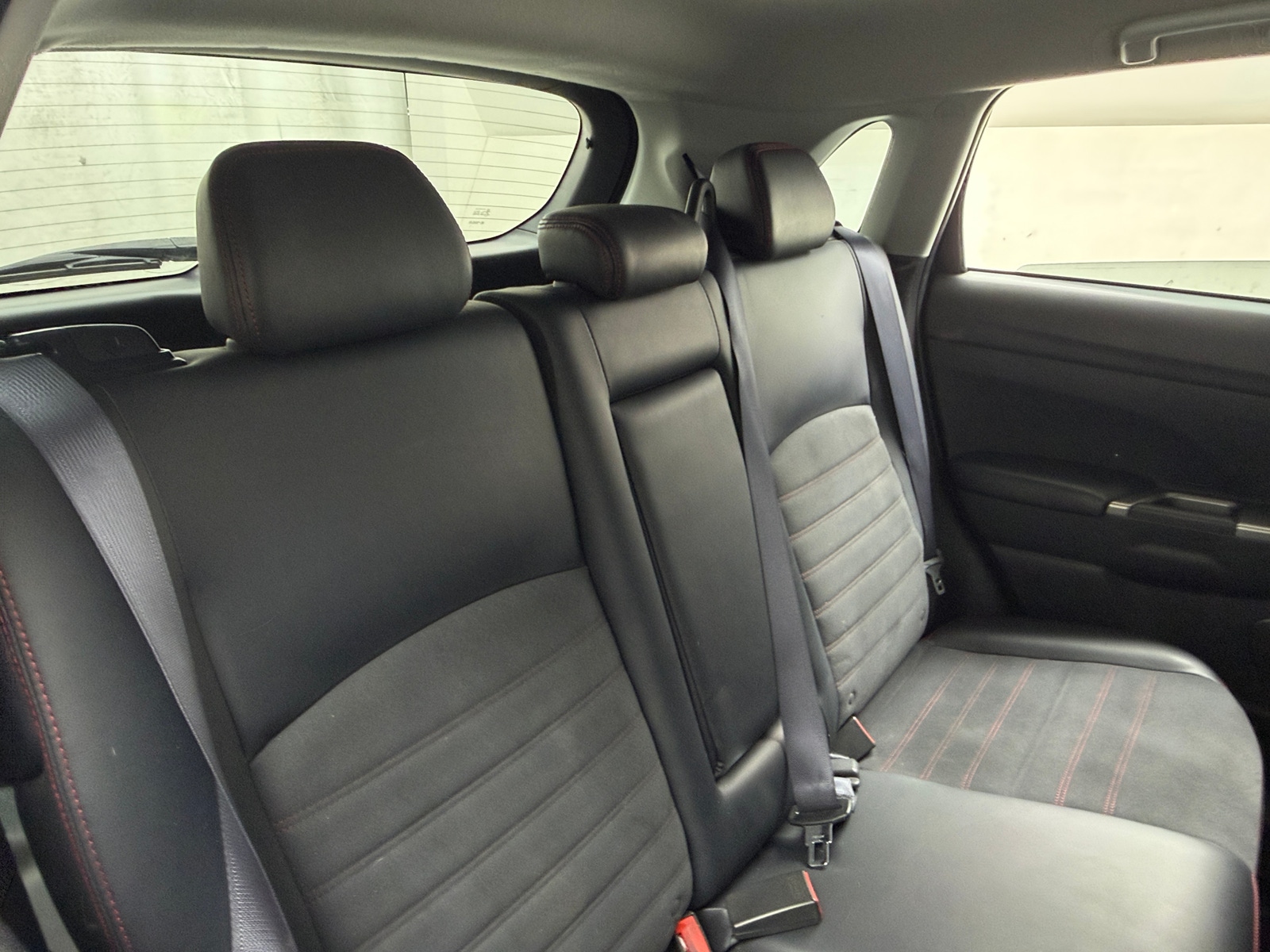 Thumbnail: 2024 Mitsubishi Outlander Sport - 6