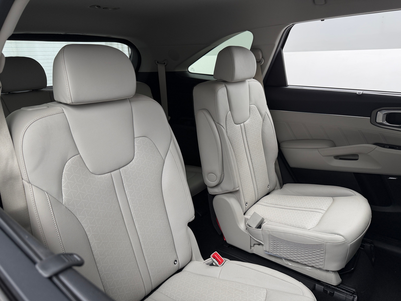 Thumbnail: 2023 Kia Sorento - 5