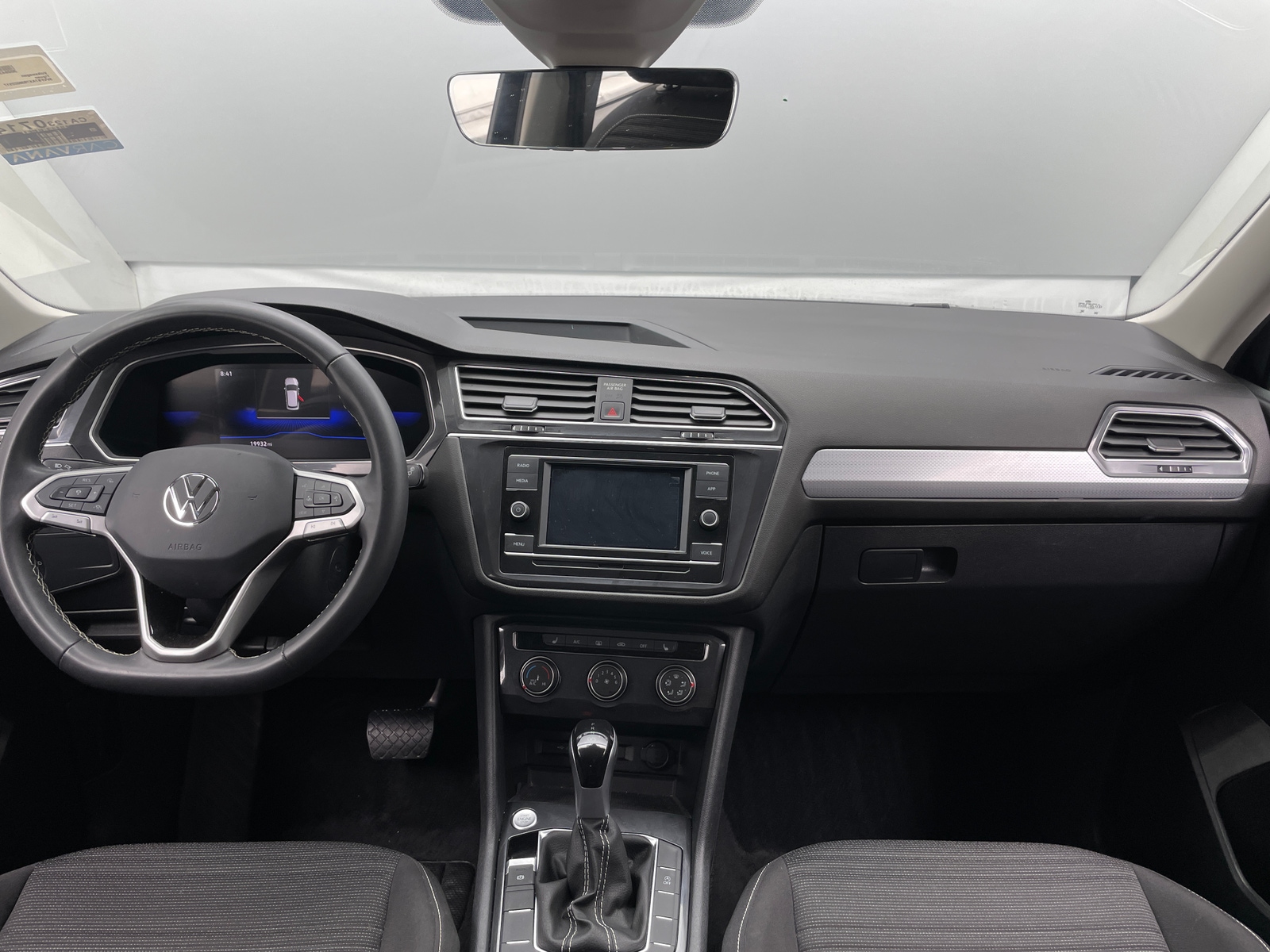 Thumbnail: 2024 Volkswagen Tiguan - 3