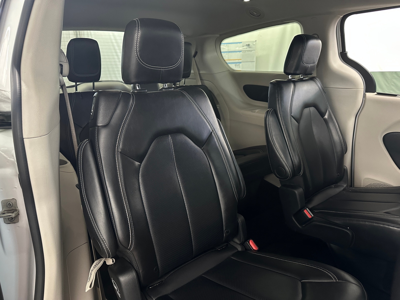 Thumbnail: 2024 Chrysler Pacifica - 5