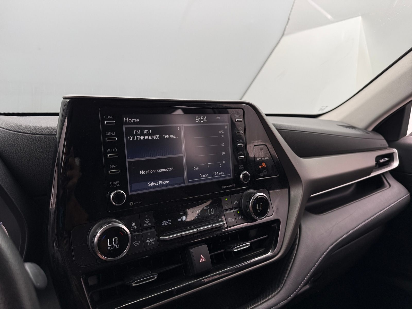 Thumbnail: 2022 Toyota Highlander - 4