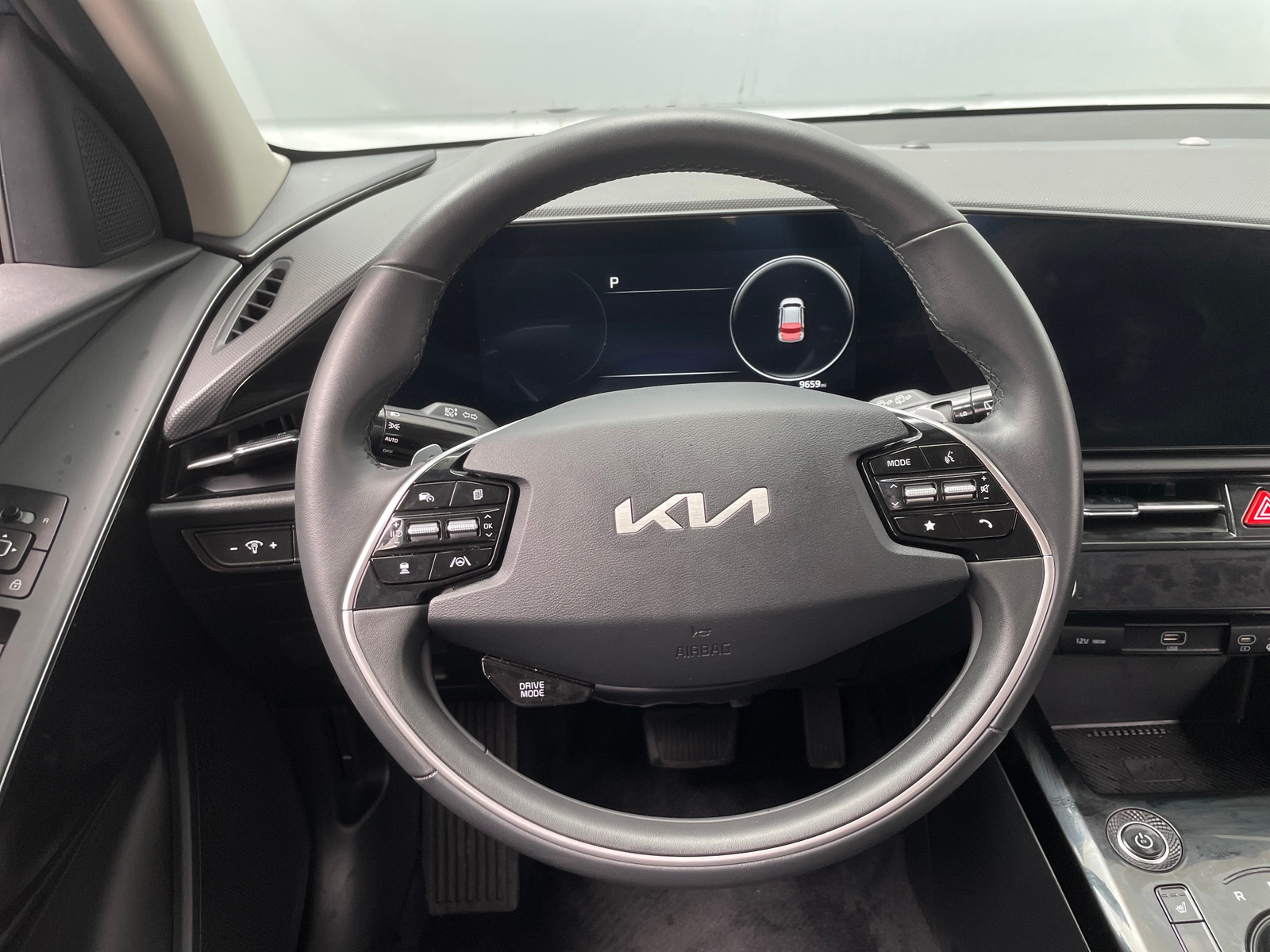 Thumbnail: 2023 Kia Niro - 4