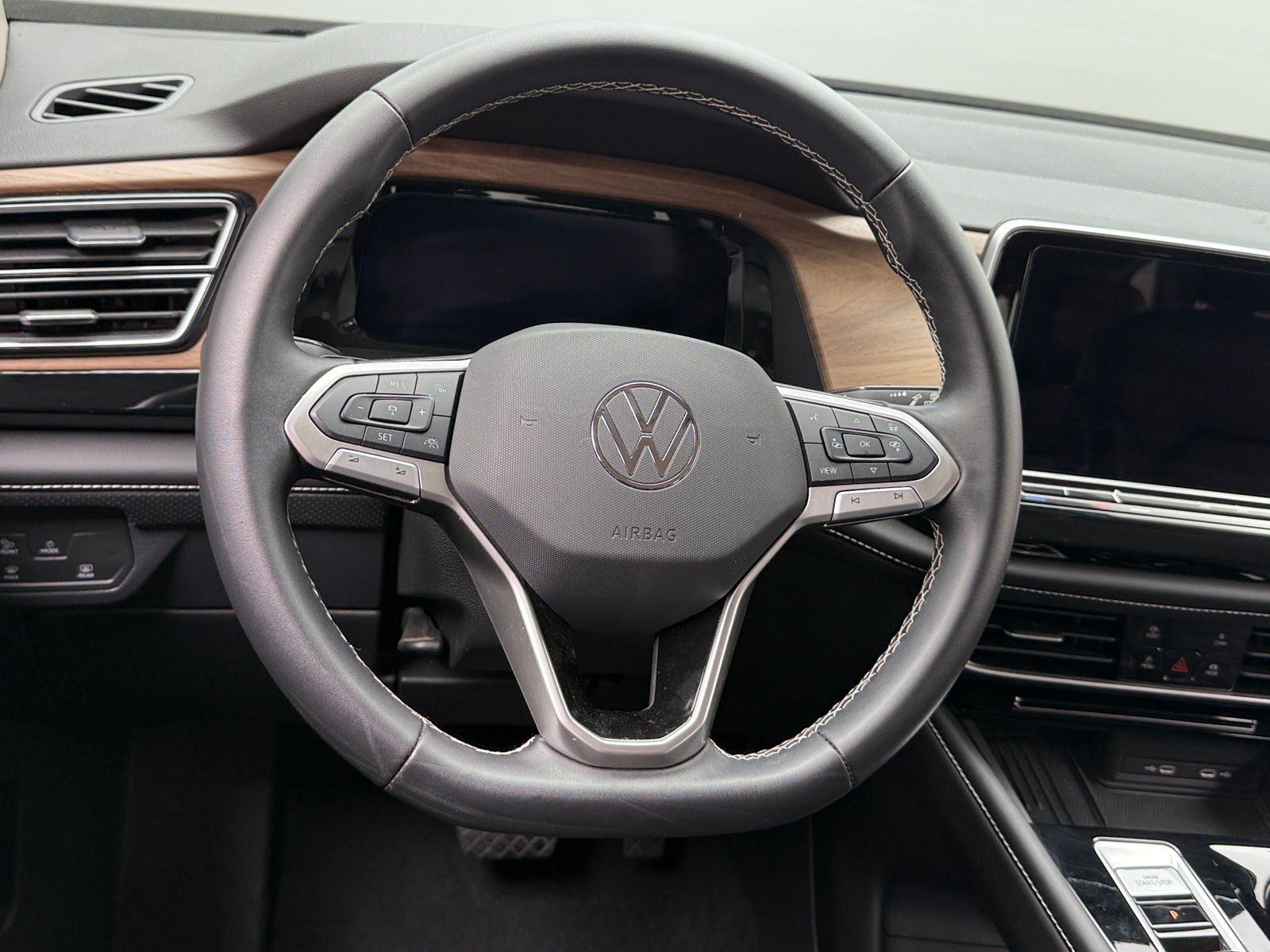 Thumbnail: 2026 Volkswagen Atlas - 4
