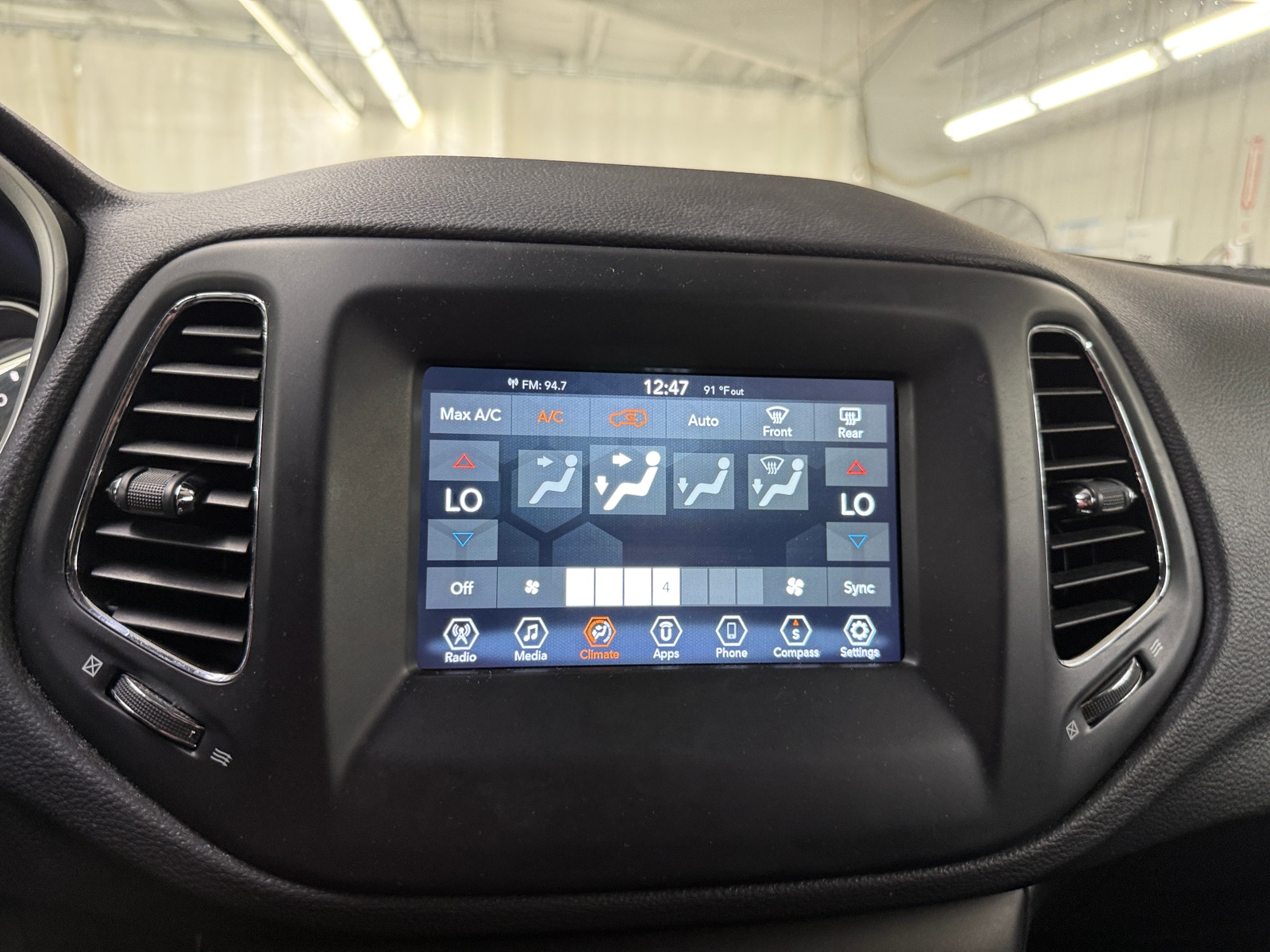 Thumbnail: 2019 Jeep Compass - 4
