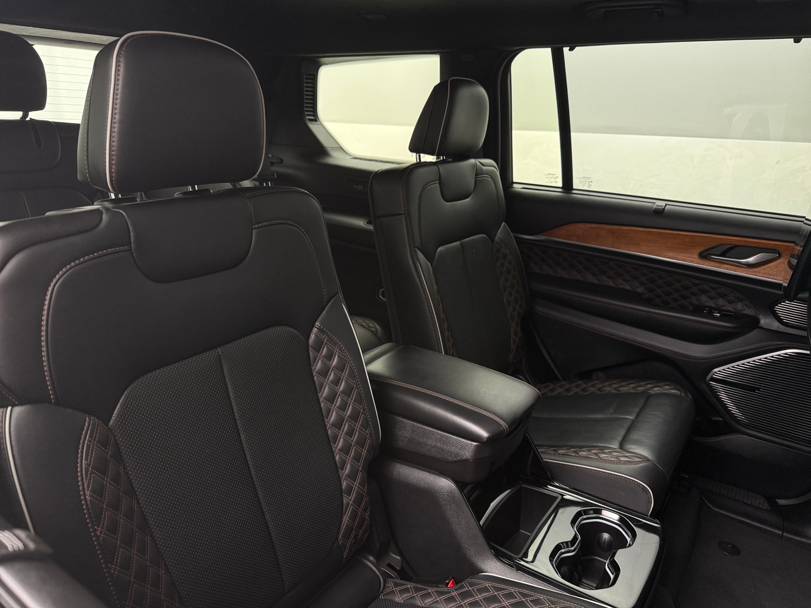 Thumbnail: 2024 Jeep Grand Cherokee L - 5