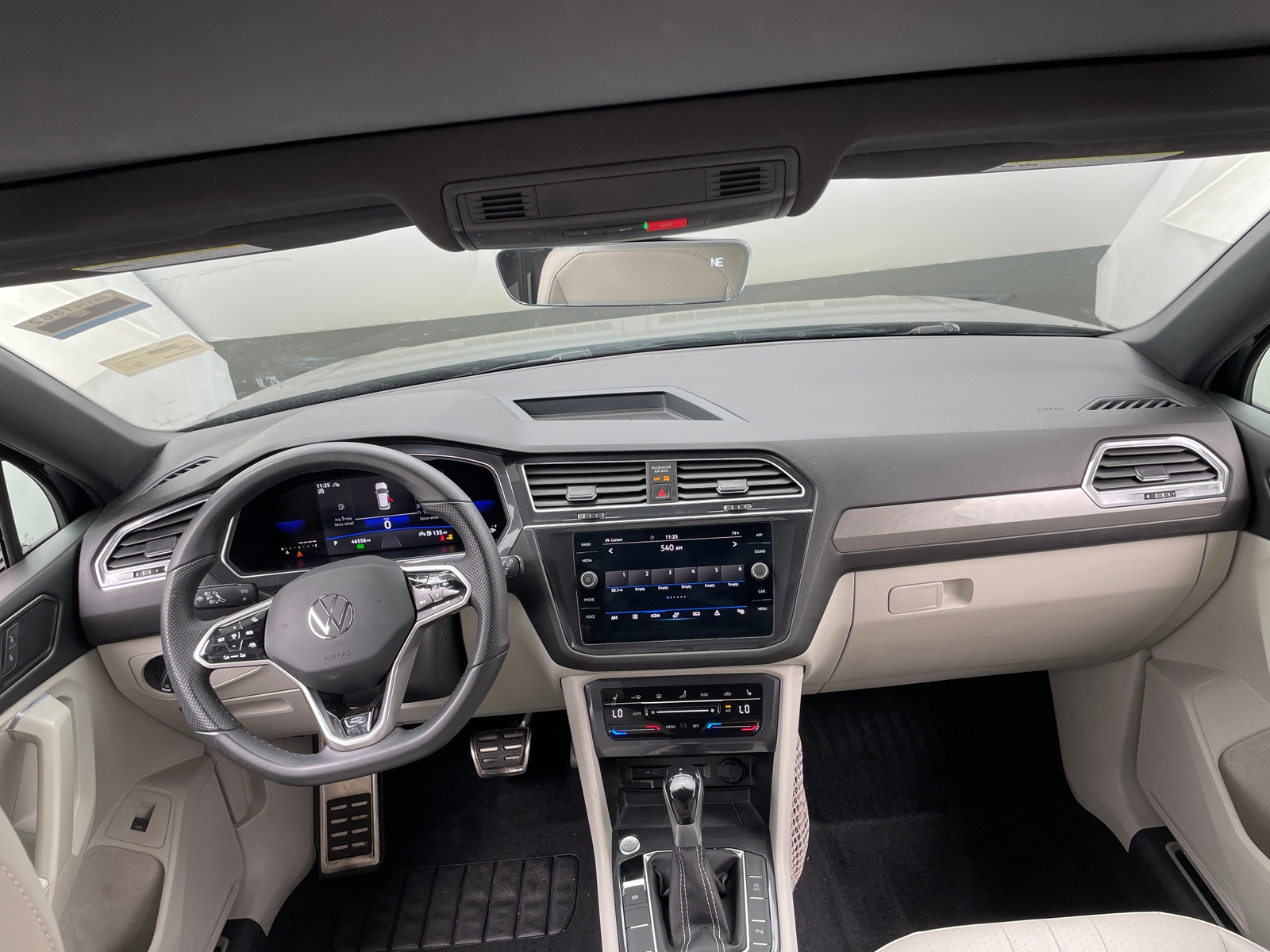Thumbnail: 2022 Volkswagen Tiguan - 2