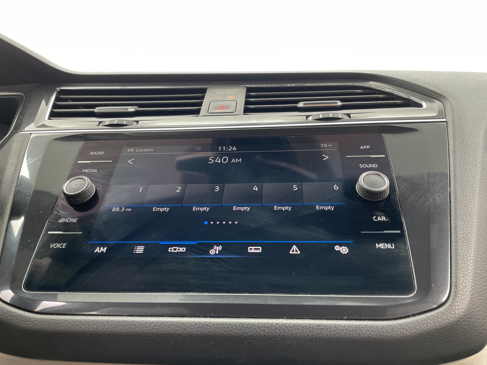 Thumbnail: 2022 Volkswagen Tiguan - 3
