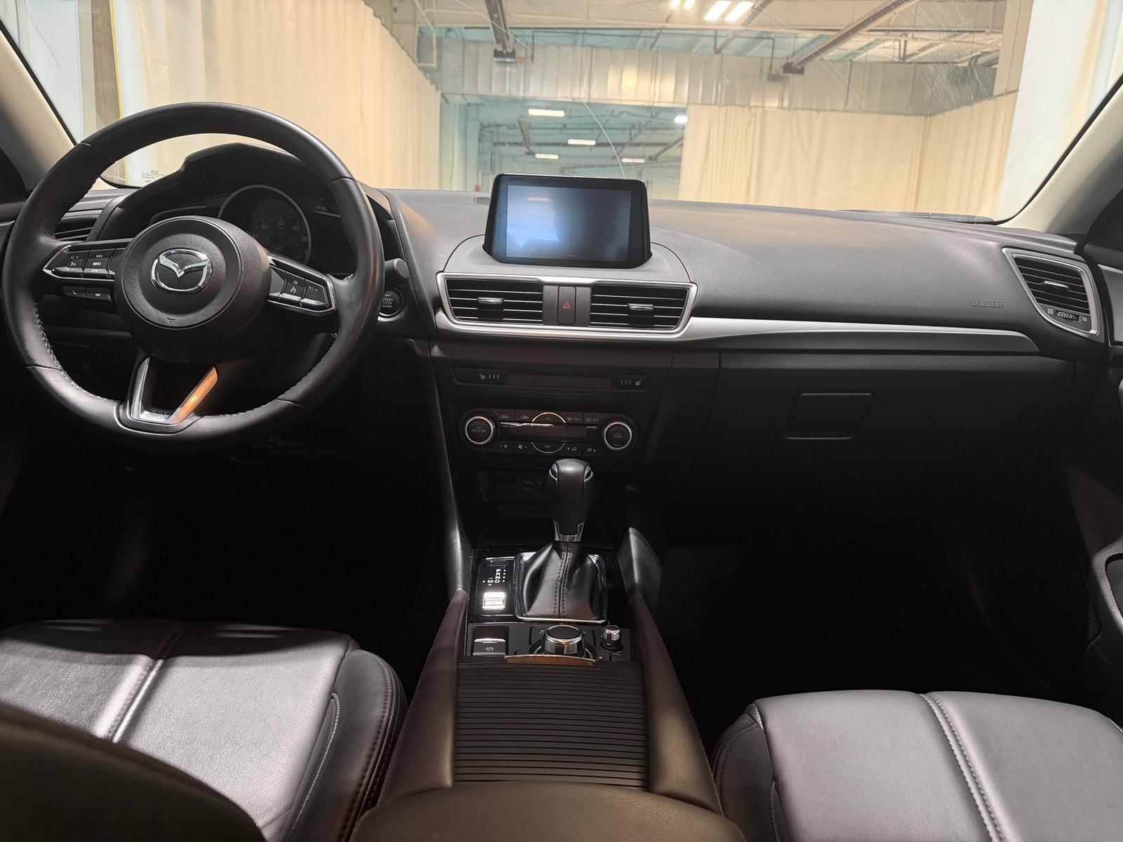 Thumbnail: 2018 Mazda Mazda3 - 2