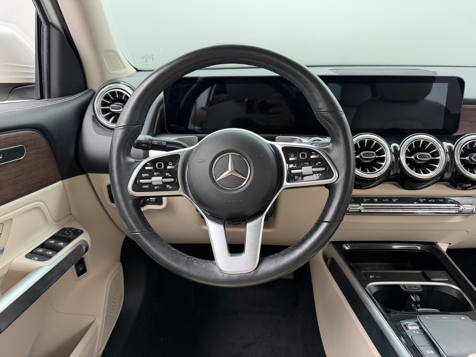 Thumbnail: 2022 Mercedes-Benz GLB - 4