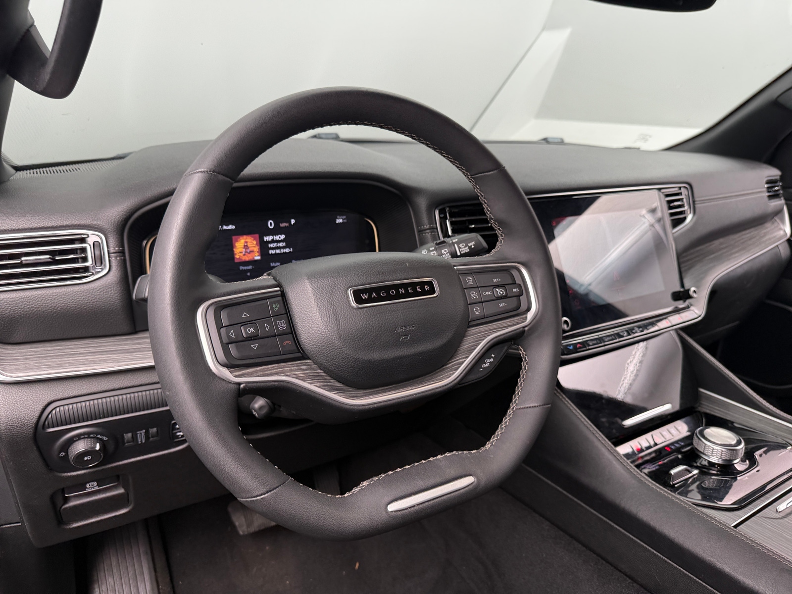 Thumbnail: 2024 Jeep Wagoneer - 4