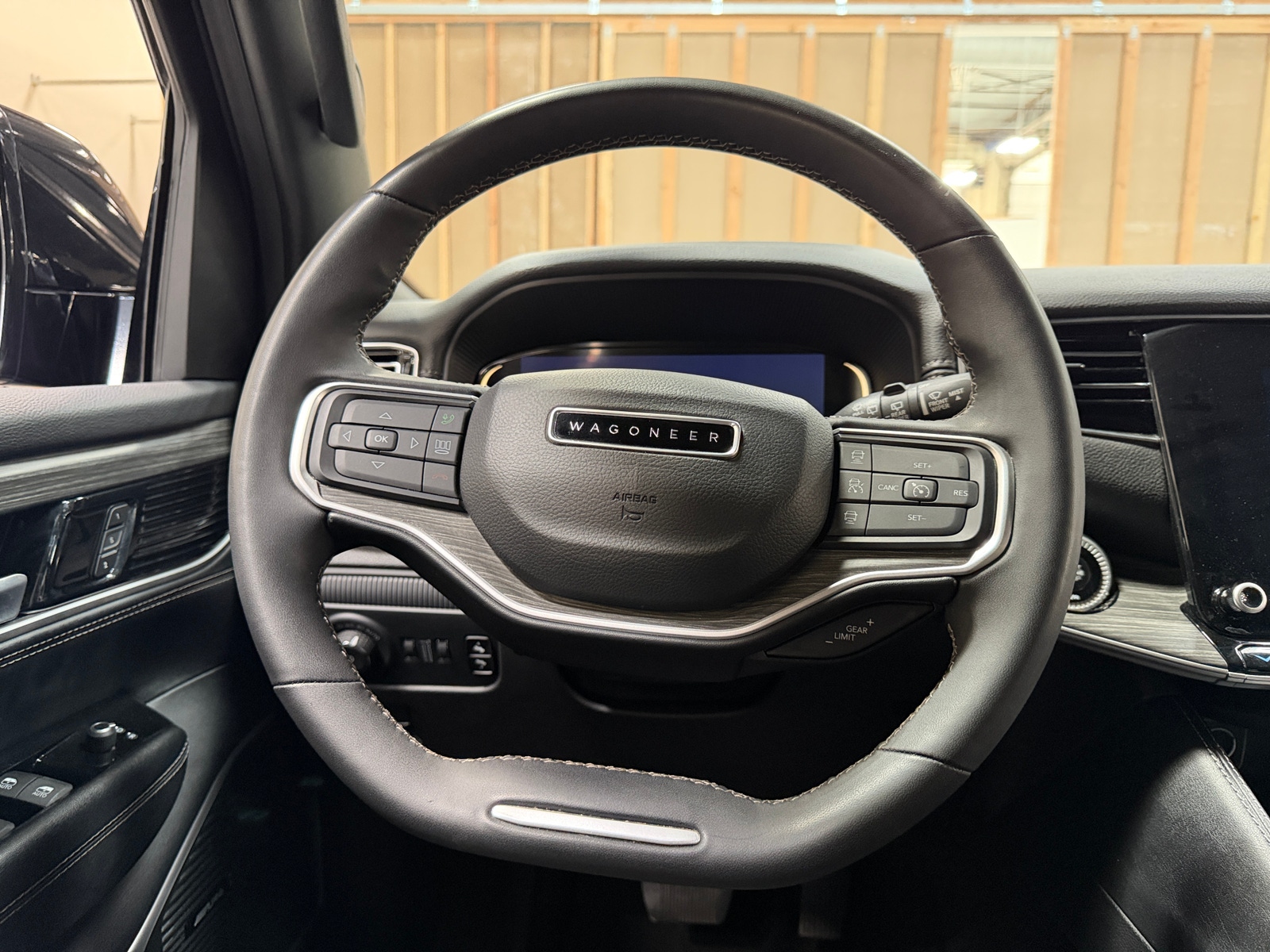 Thumbnail: 2024 Jeep Wagoneer - 4