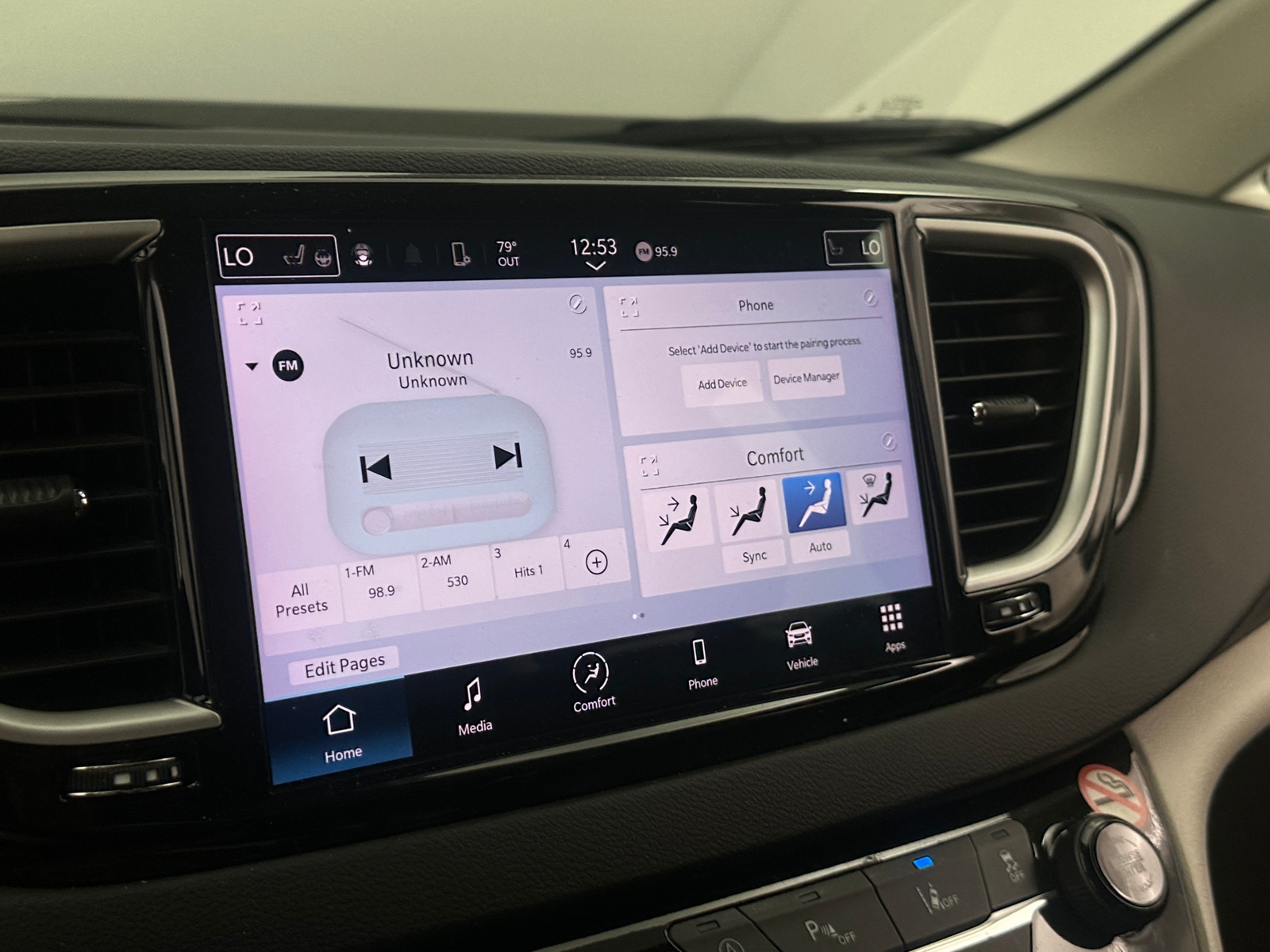Thumbnail: 2024 Chrysler Pacifica - 3