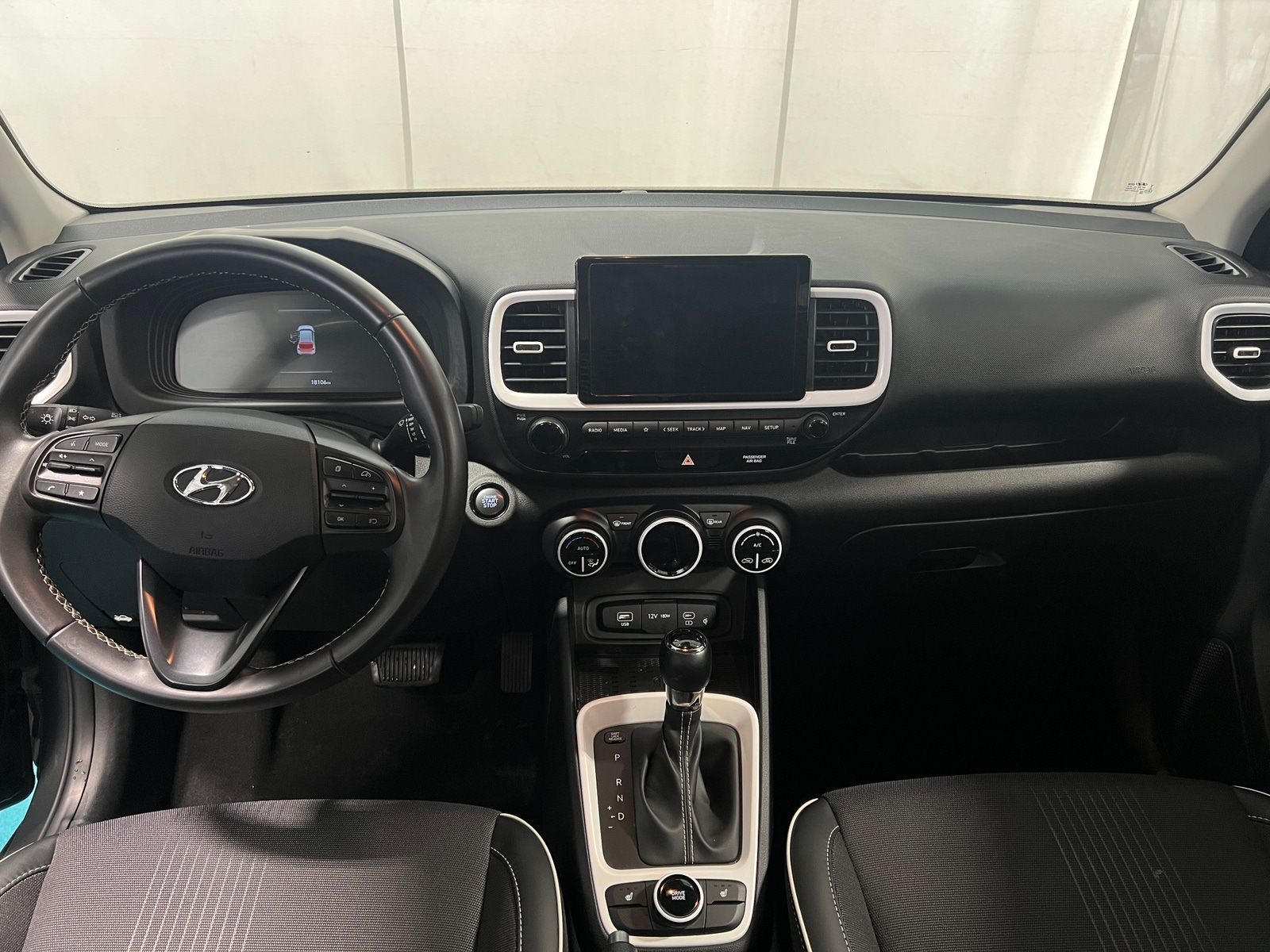 Thumbnail: 2025 Hyundai Venue - 2