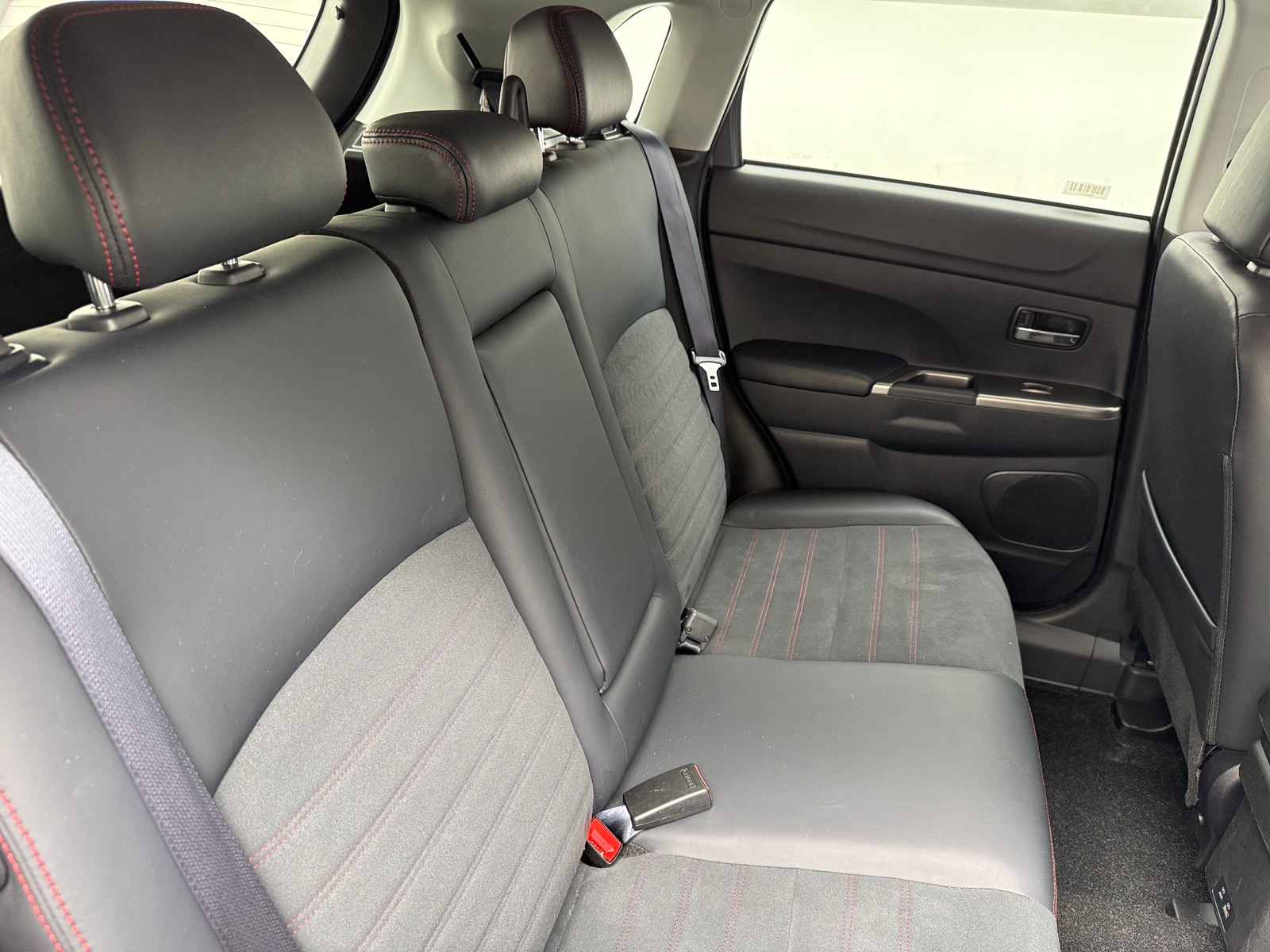 Thumbnail: 2025 Mitsubishi Outlander Sport - 6