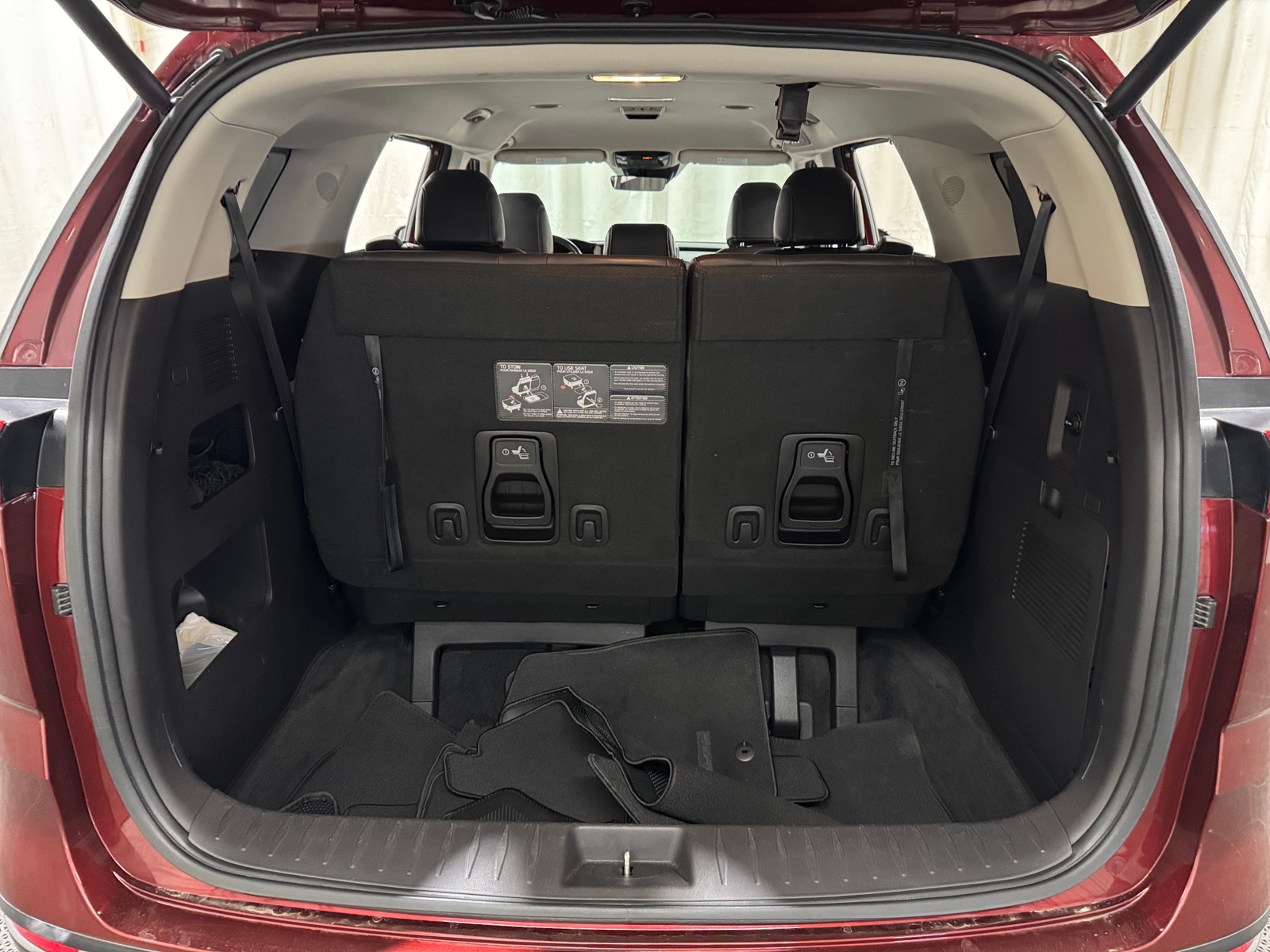 Thumbnail: 2022 Kia Carnival - 6