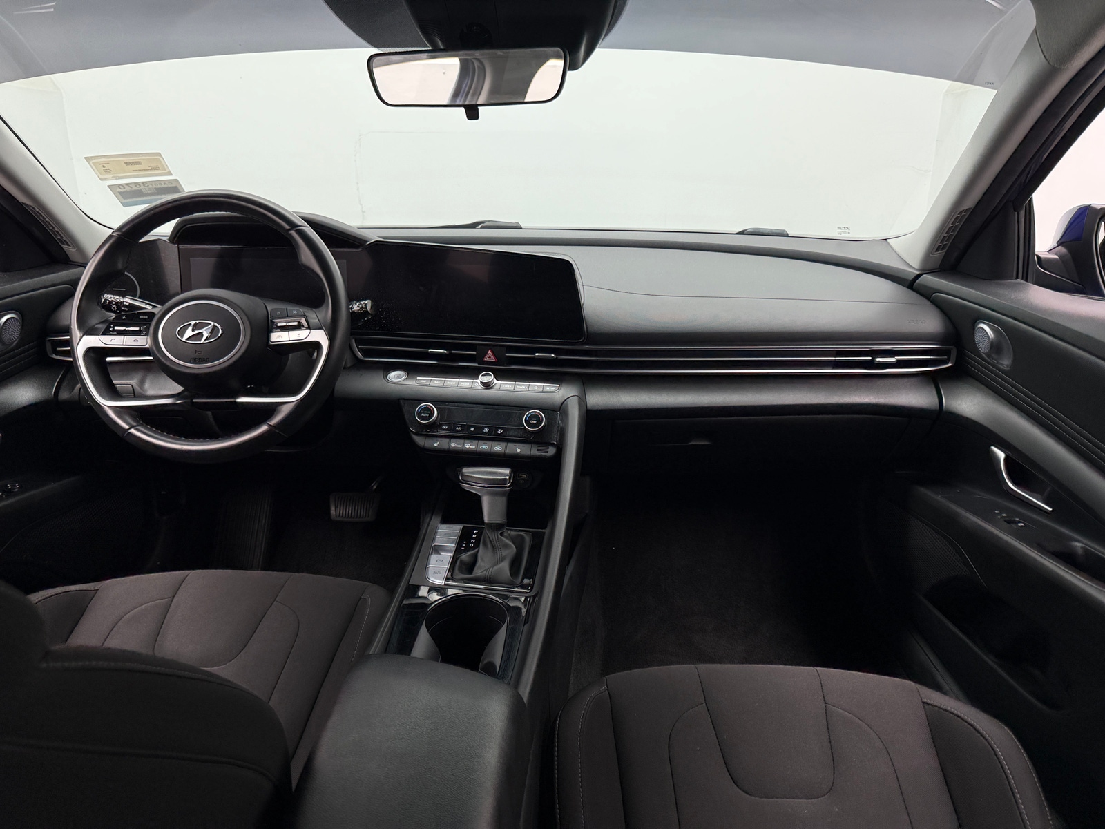 Thumbnail: 2023 Hyundai Elantra - 3