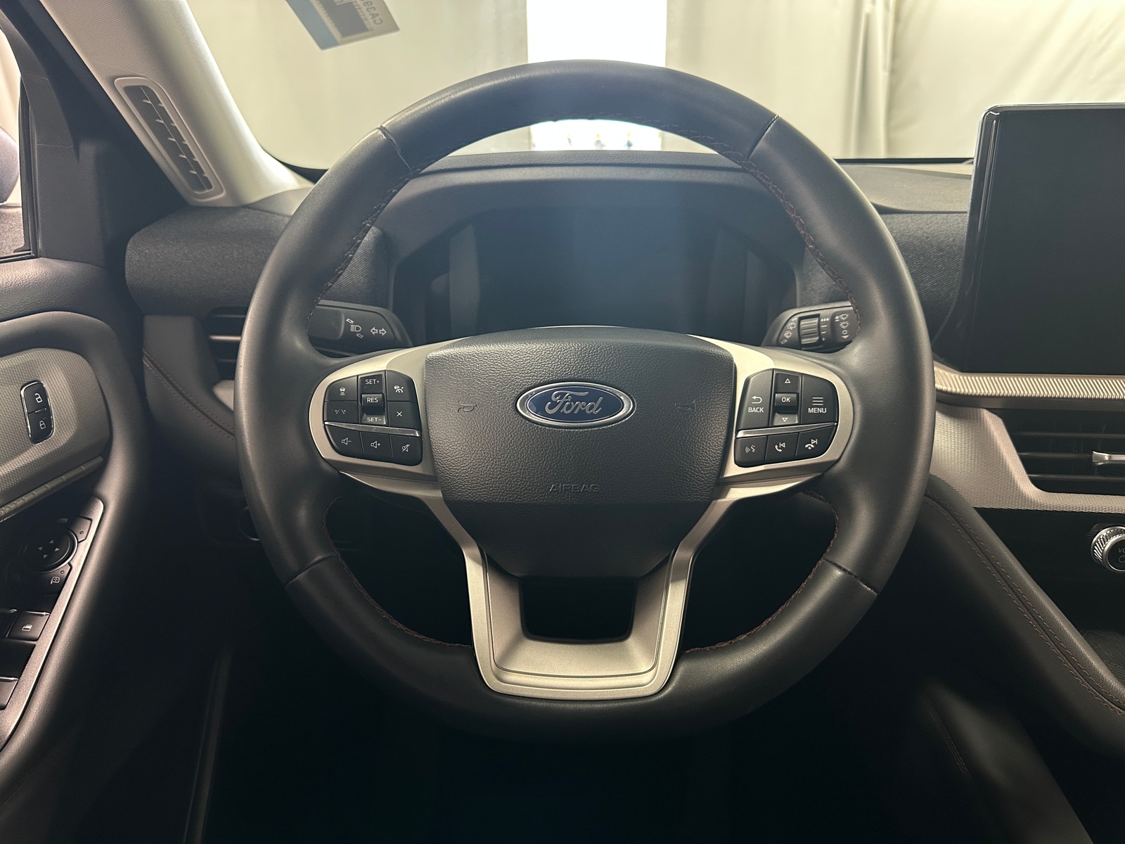 Thumbnail: 2025 Ford Explorer - 5