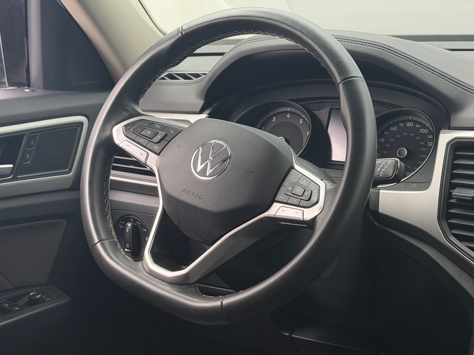 Thumbnail: 2021 Volkswagen Atlas - 4