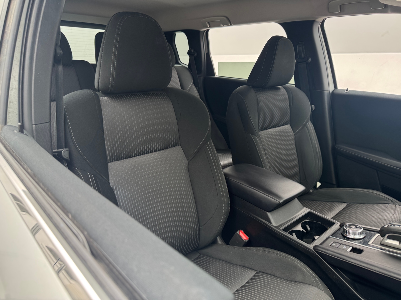 Thumbnail: 2024 Mitsubishi Outlander - 2