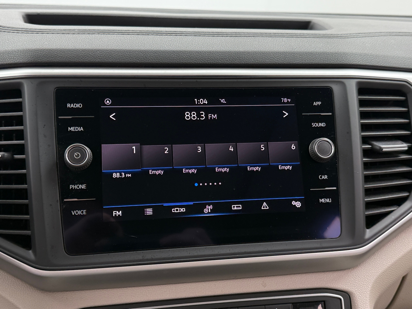 Thumbnail: 2021 Volkswagen Atlas - 4