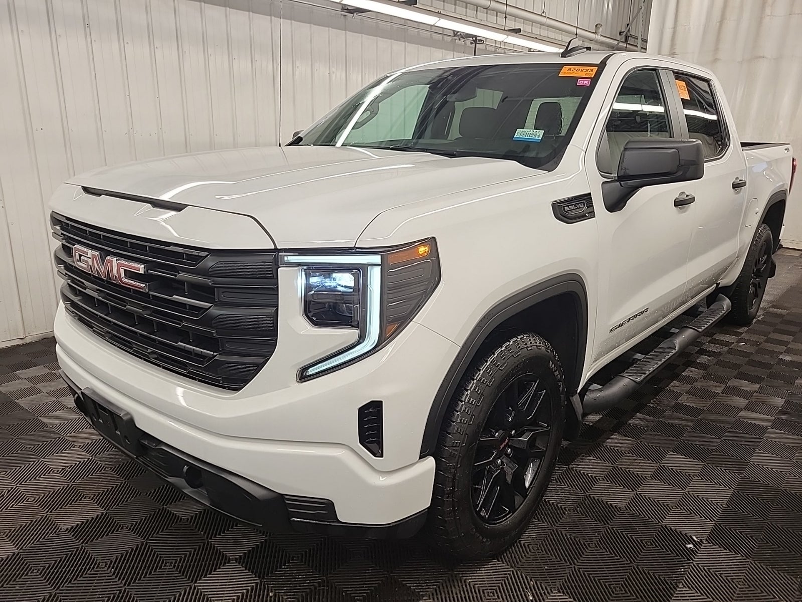 2024 GMC Sierra 1500 4WD Crew Cab 147" Pro