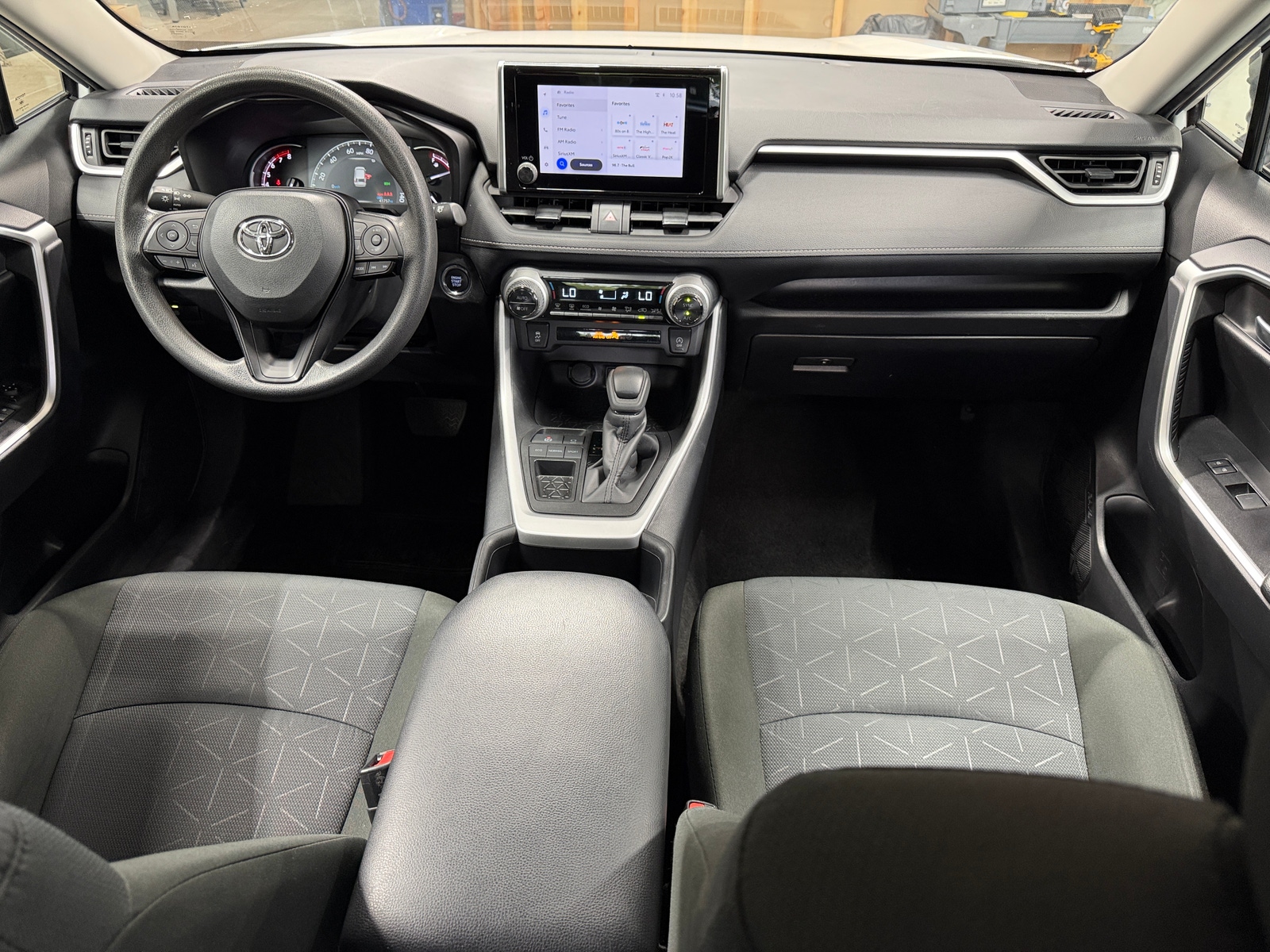 Thumbnail: 2025 Toyota RAV4 - 3