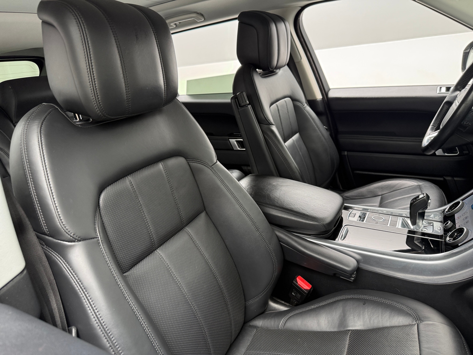 Thumbnail: 2018 Land Rover Range Rover Sport - 2