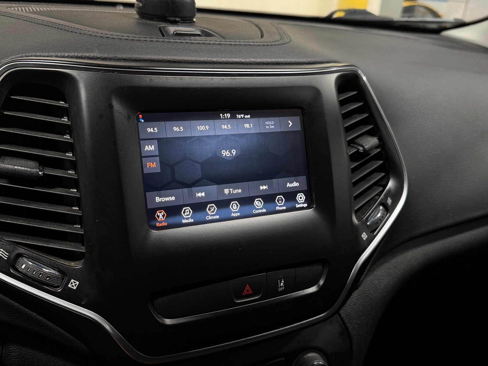 Thumbnail: 2021 Jeep Cherokee - 4