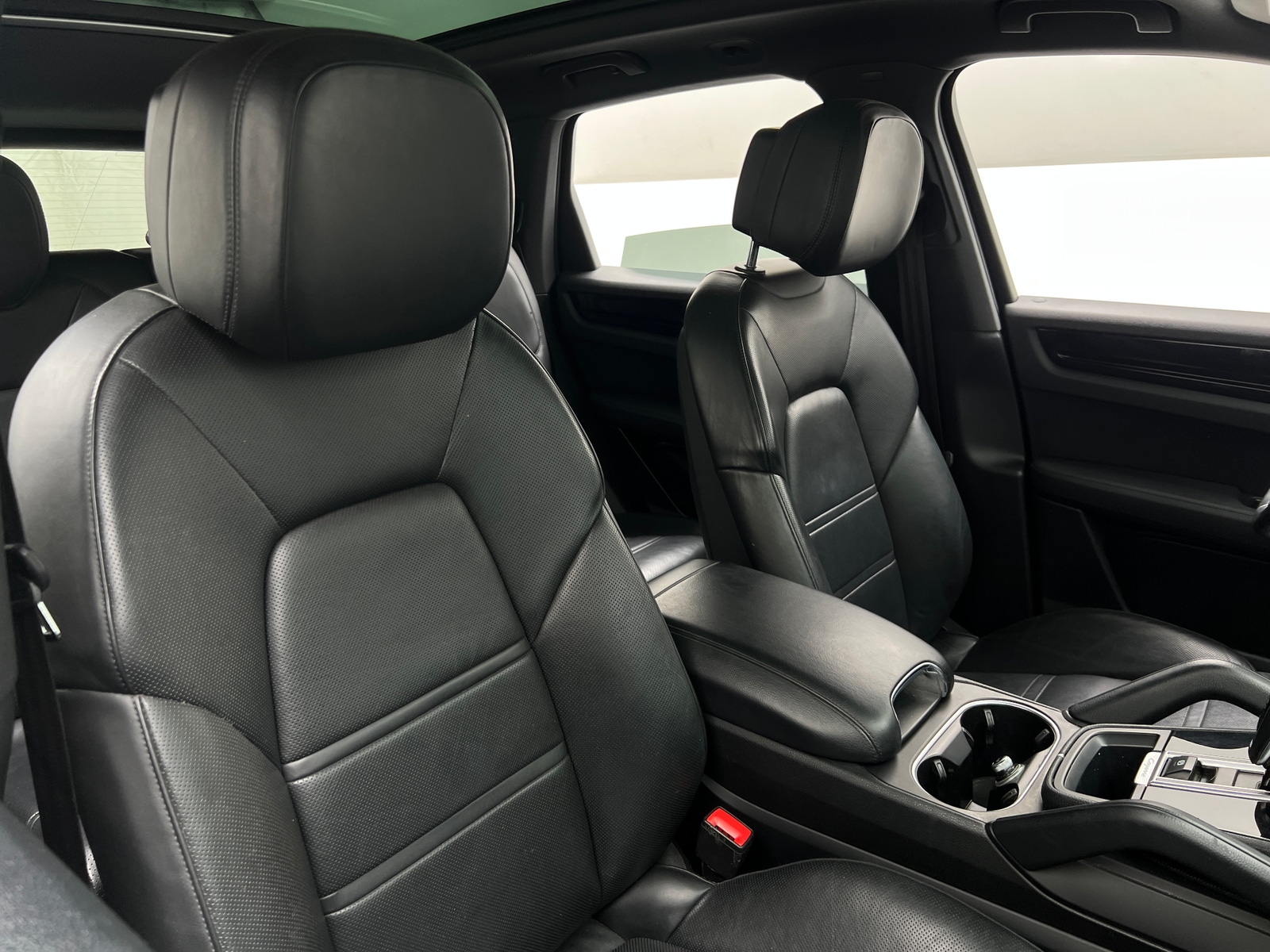 Thumbnail: 2019 Porsche Cayenne - 2
