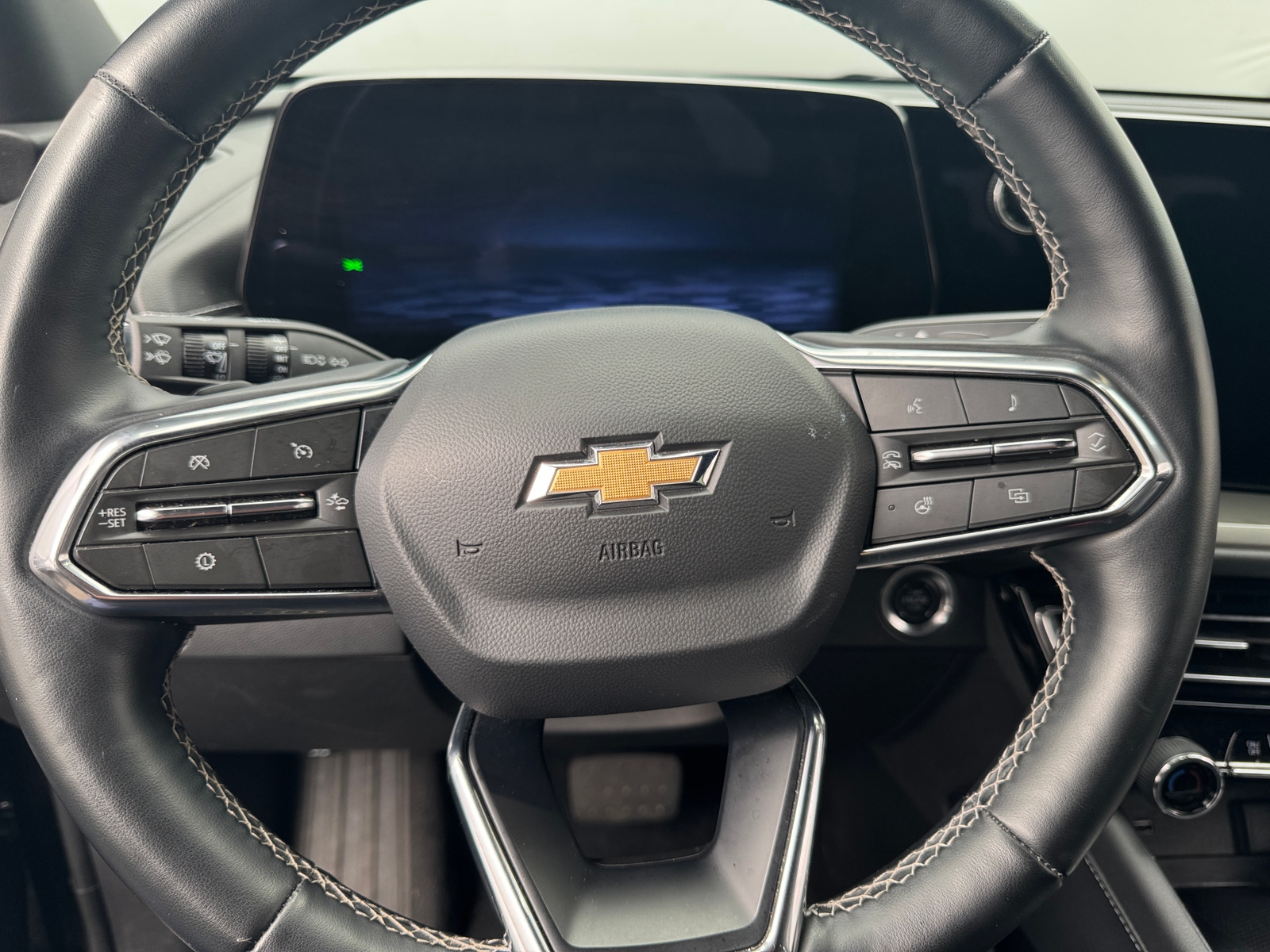 Thumbnail: 2025 Chevrolet Traverse - 4
