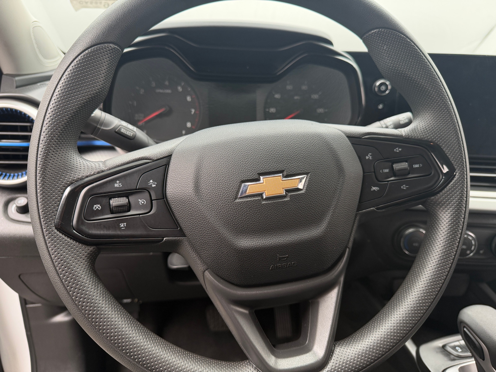 Thumbnail: 2026 Chevrolet Trax - 5