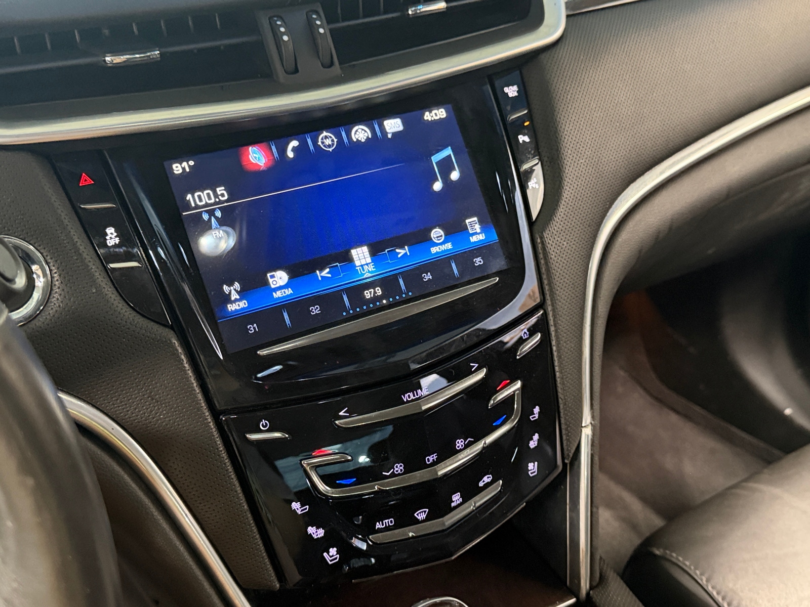 Thumbnail: 2016 Cadillac XTS - 3