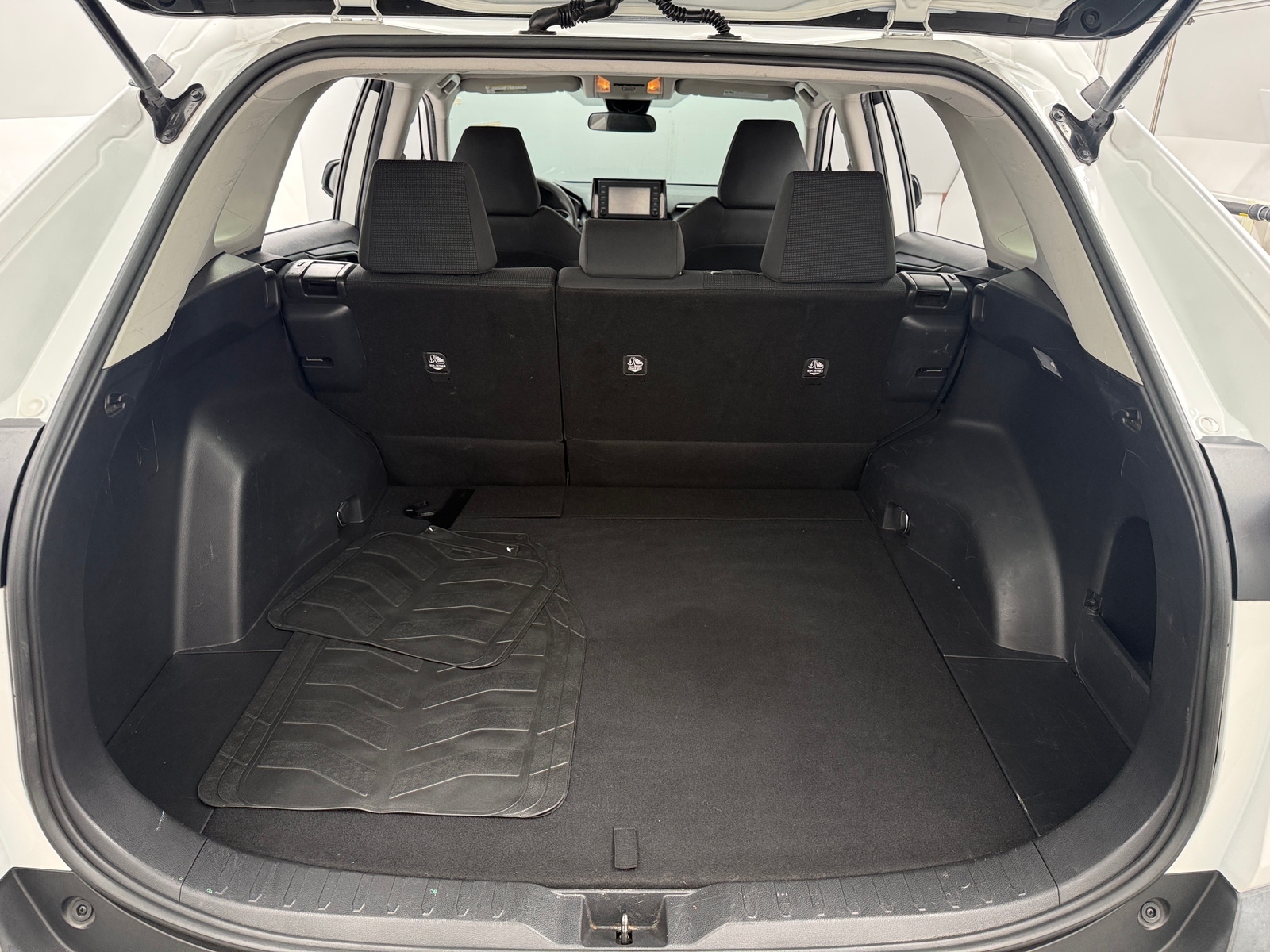 Thumbnail: 2019 Toyota RAV4 - 7